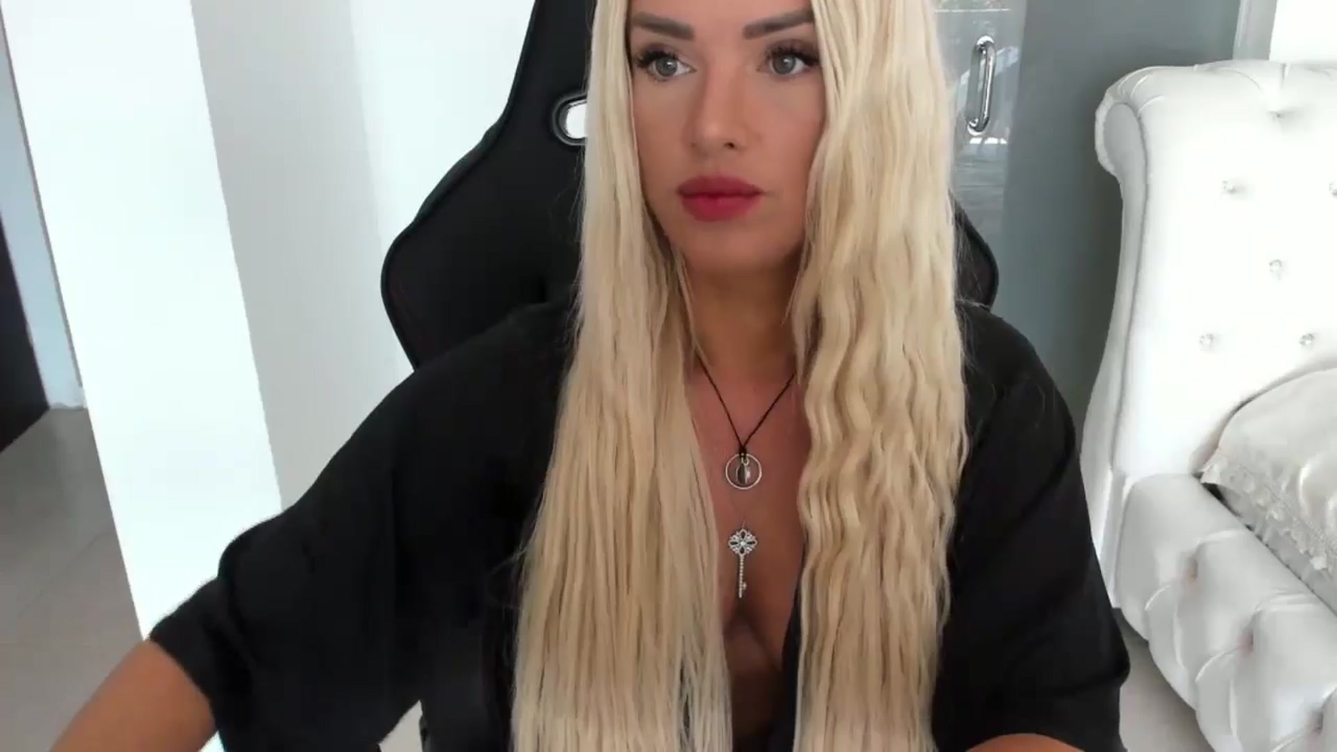 Gallery image thumbnail from Allesia_'s myfreecams stream on, 07/09/2024, 09:06 image 9 of 20