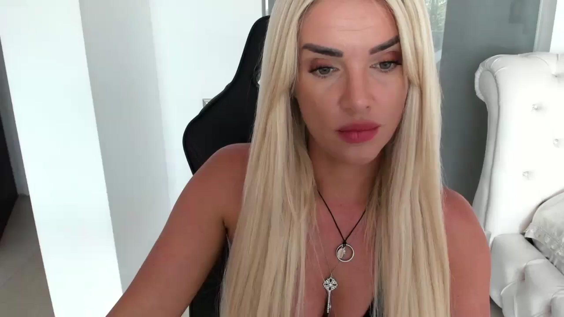 Gallery image thumbnail from Allesia_'s myfreecams stream on, 07/10/2024, 11:10 image 1 of 20