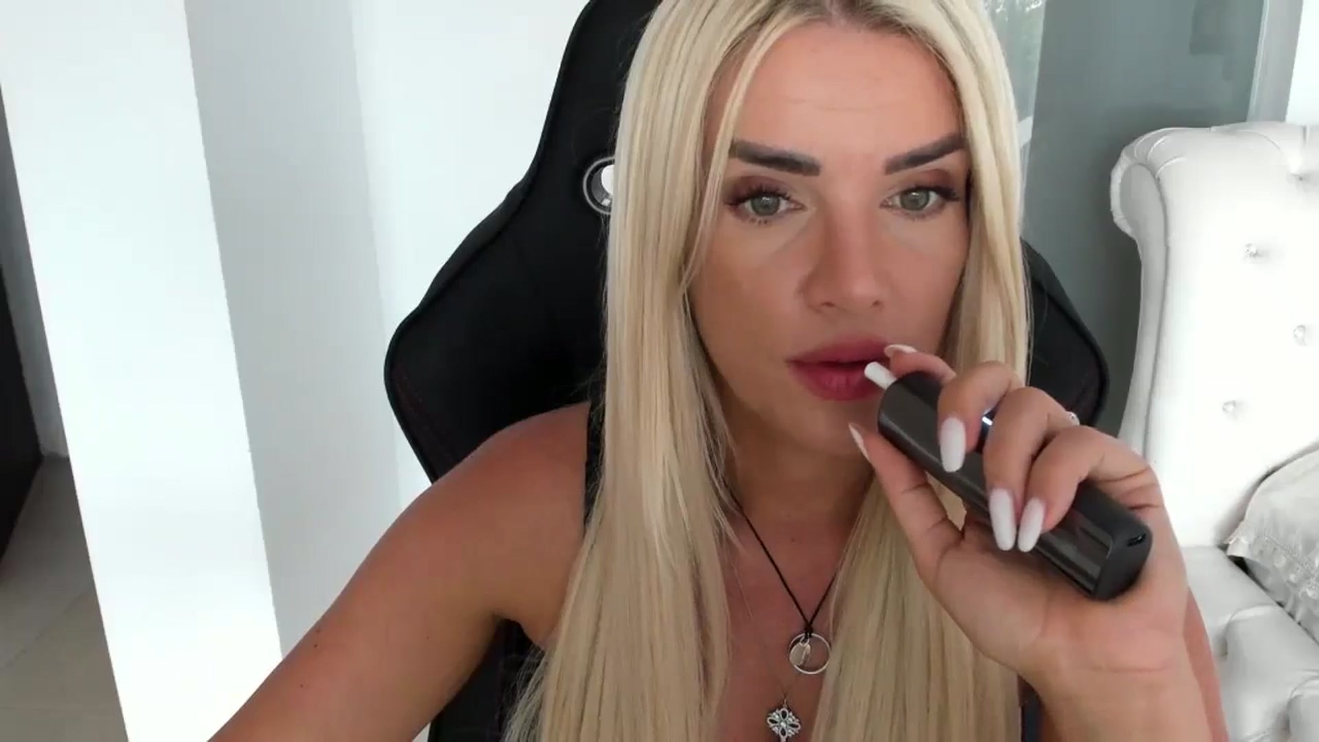 Gallery image thumbnail from Allesia_'s myfreecams stream on, 07/10/2024, 11:10 image 10 of 20