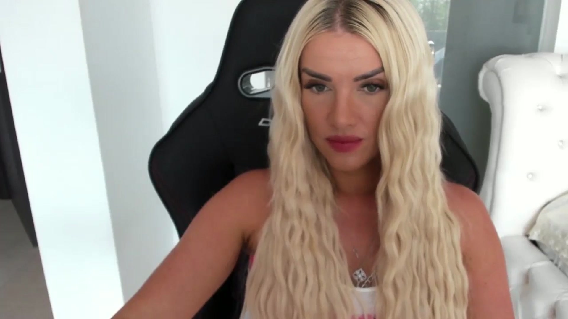Gallery image thumbnail from Allesia_'s myfreecams stream on, 07/11/2024, 09:28 image 13 of 20
