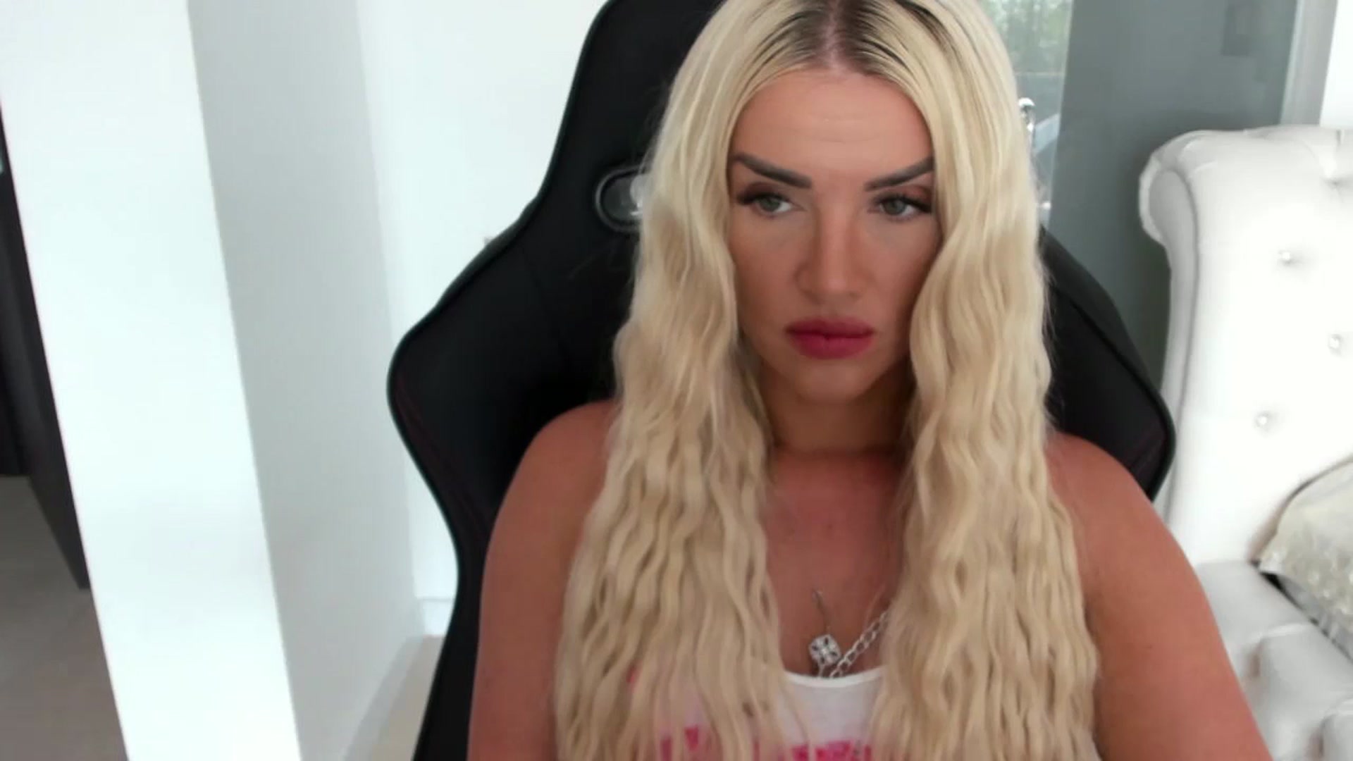 Gallery image thumbnail from Allesia_'s myfreecams stream on, 07/11/2024, 09:28 image 8 of 20