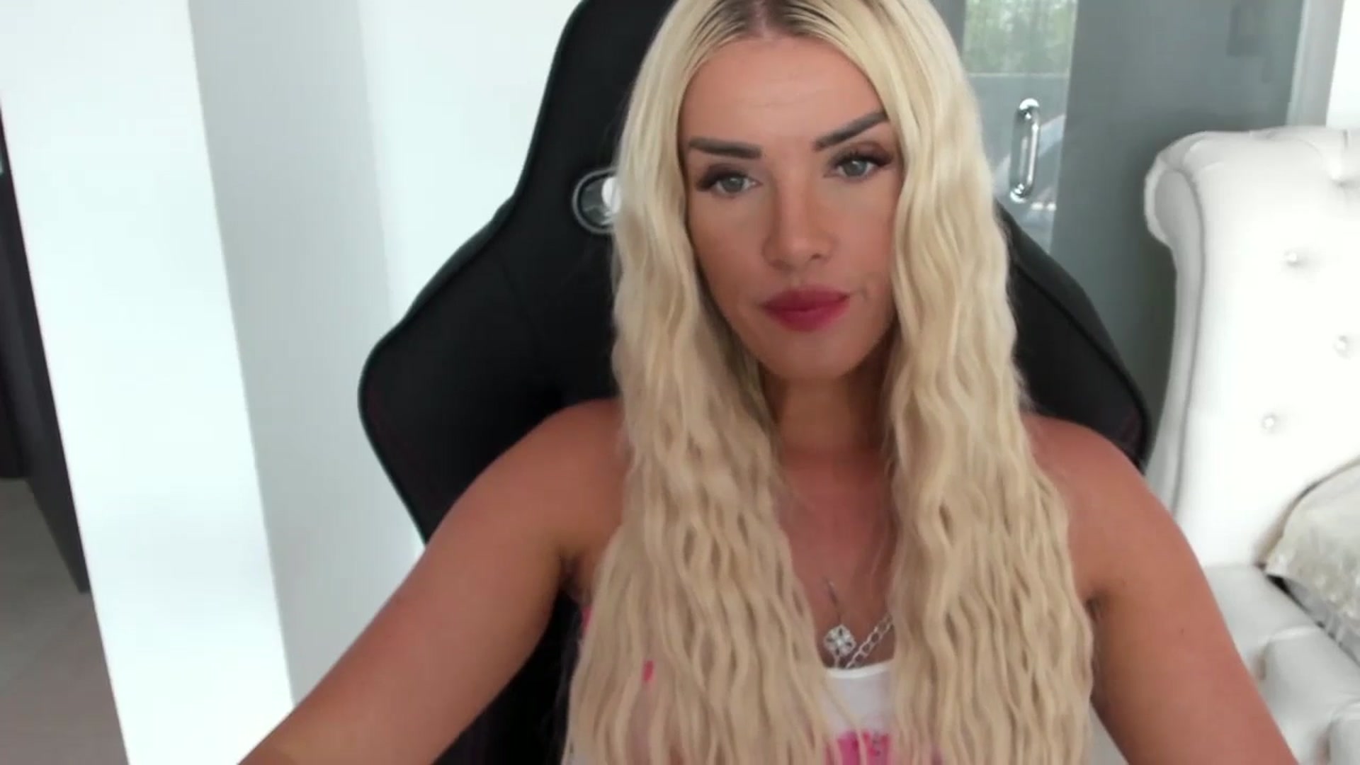 Gallery image thumbnail from Allesia_'s myfreecams stream on, 07/11/2024, 09:28 image 10 of 20