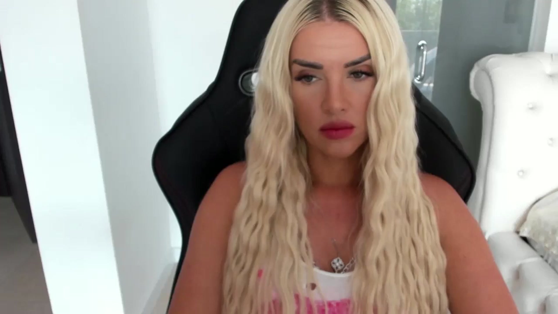 Gallery image thumbnail from Allesia_'s myfreecams stream on, 07/11/2024, 09:28 image 5 of 20