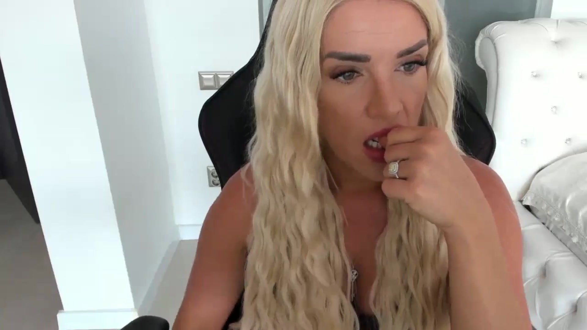 Gallery image thumbnail from Allesia_'s myfreecams stream on, 07/13/2024, 11:48 image 8 of 20