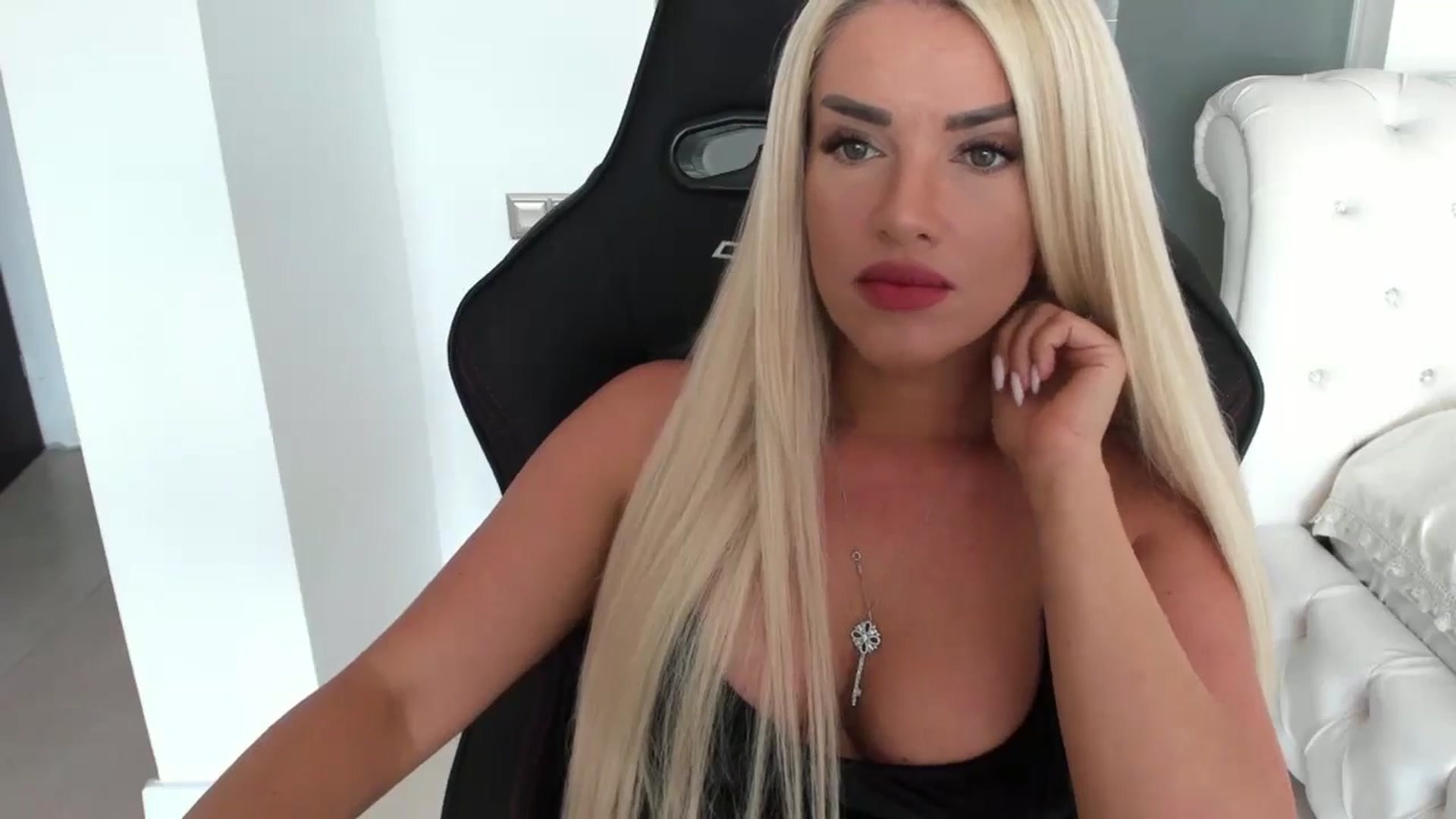 Gallery image thumbnail from Allesia_'s myfreecams stream on, 07/14/2024, 10:04 image 7 of 20