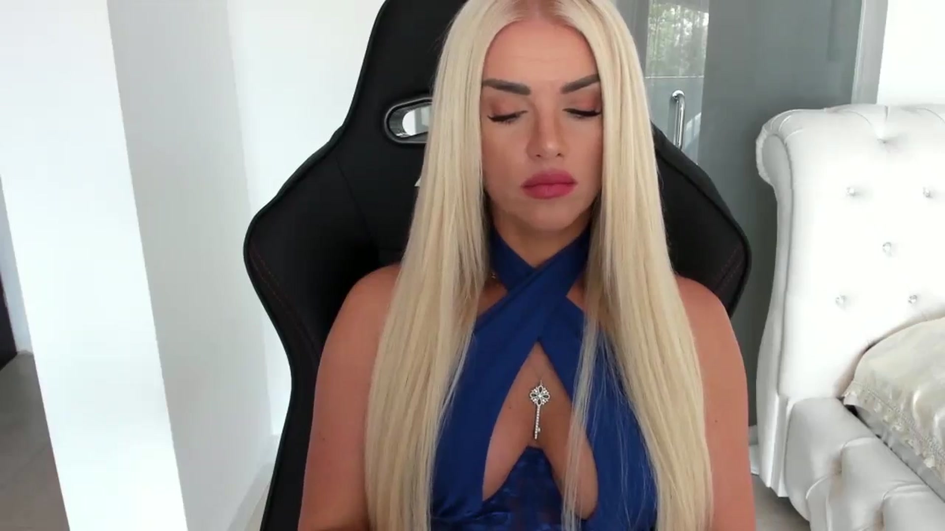 Gallery image thumbnail from Allesia_'s myfreecams stream on, 07/16/2024, 09:39 image 6 of 20