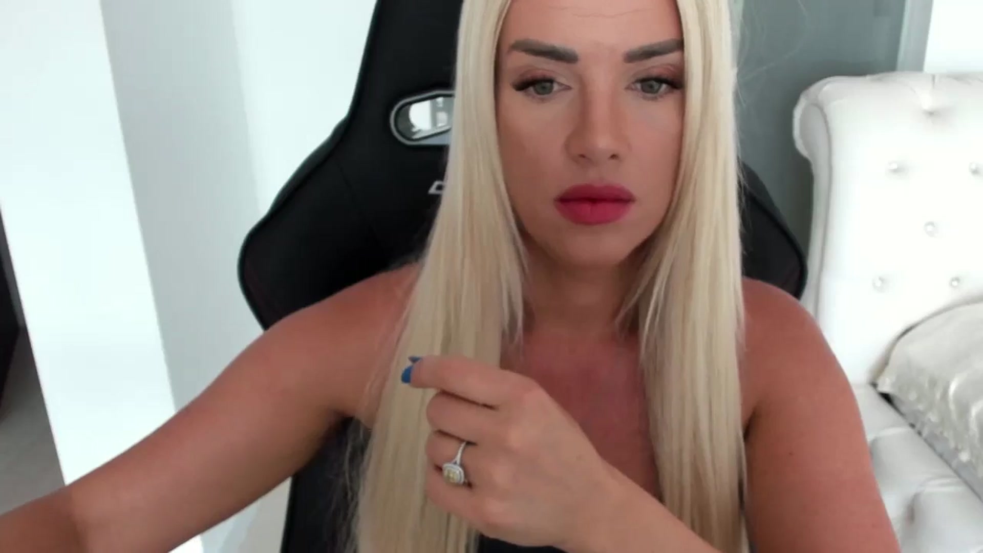Gallery image thumbnail from Allesia_'s myfreecams stream on, 07/20/2024, 10:46 image 7 of 20