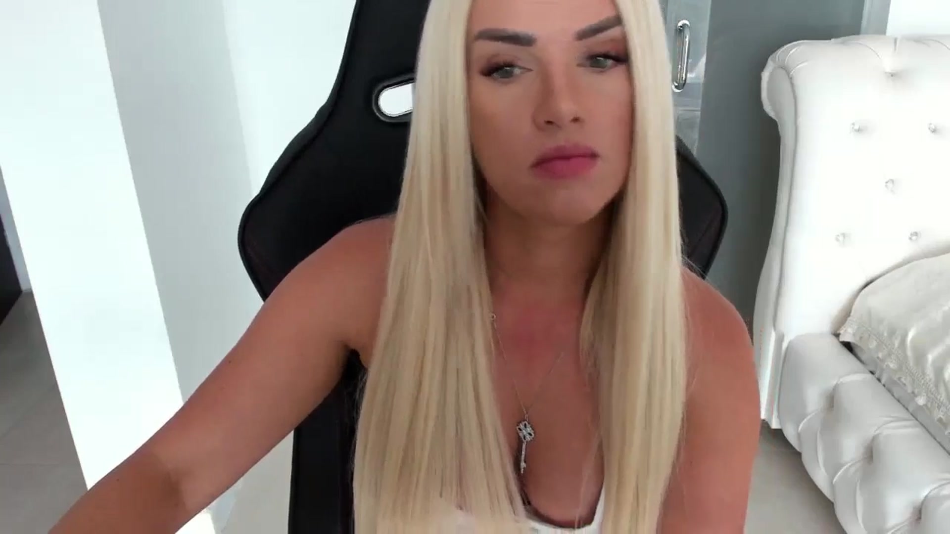 Gallery image thumbnail from Allesia_'s myfreecams stream on, 07/22/2024, 09:30 image 10 of 20