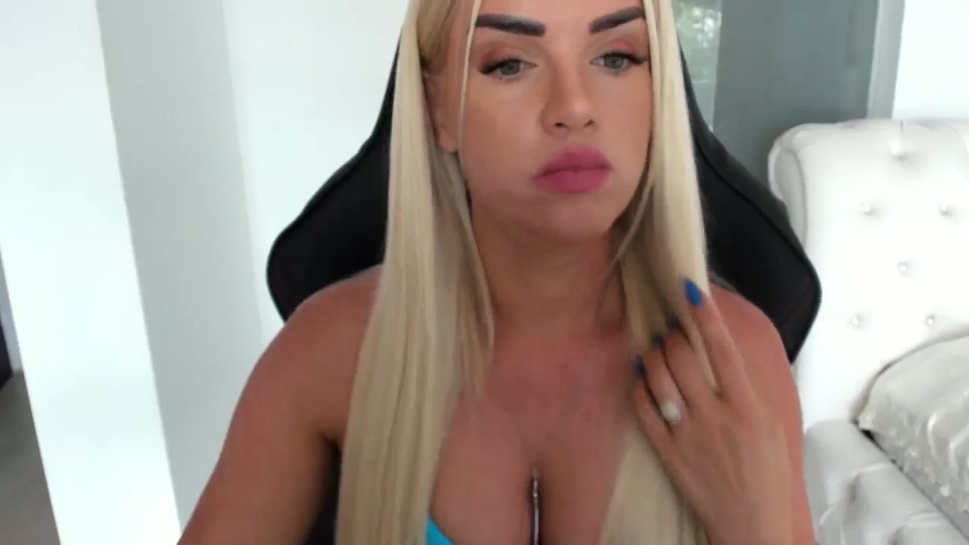 Gallery image thumbnail from Allesia_'s myfreecams stream on, 07/23/2024, 10:18 image 4 of 20