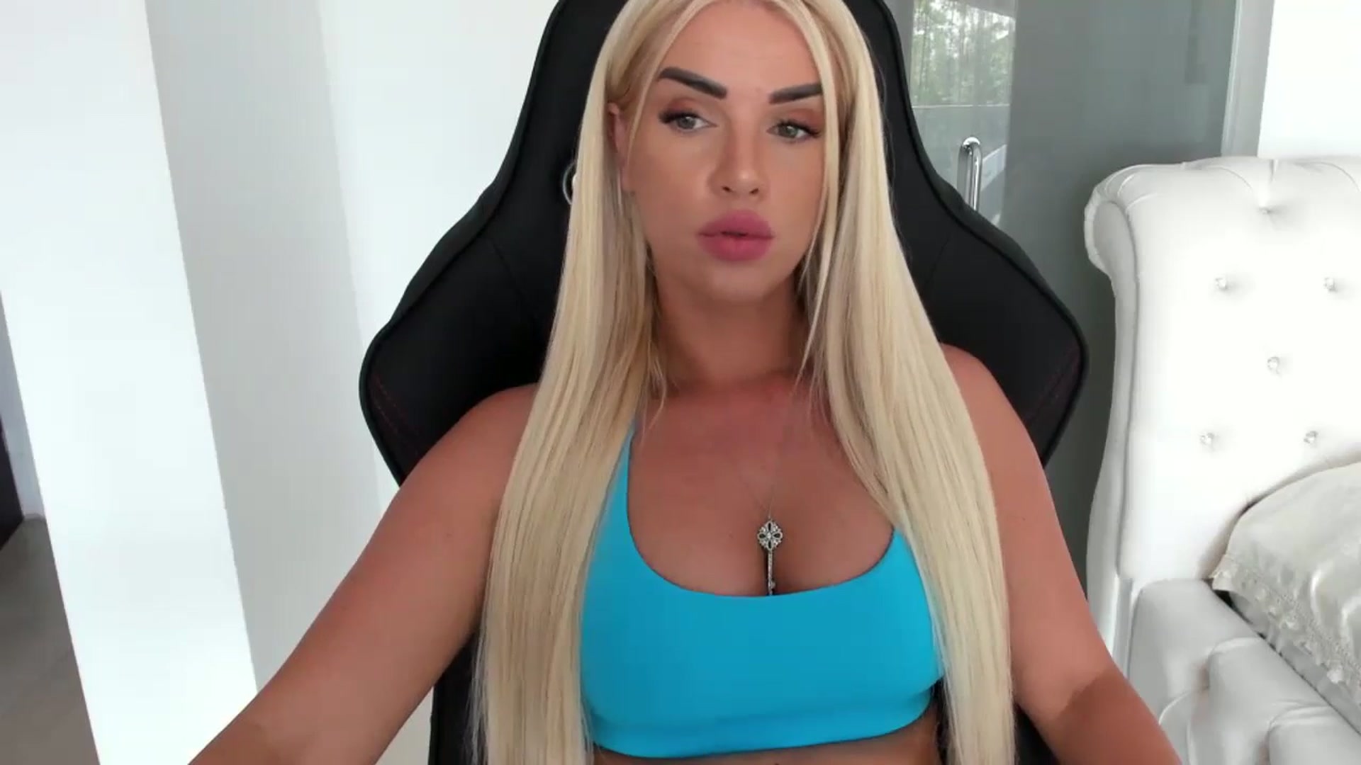 Gallery image thumbnail from Allesia_'s myfreecams stream on, 07/23/2024, 10:18 image 17 of 20