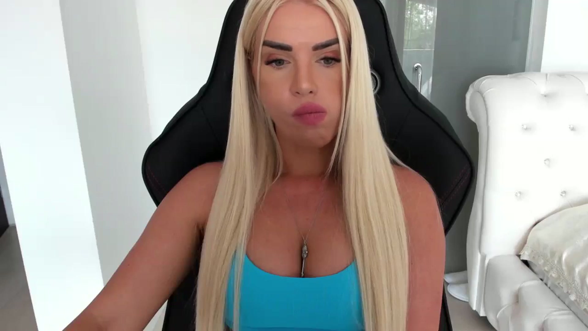 Gallery image thumbnail from Allesia_'s myfreecams stream on, 07/23/2024, 10:18 image 2 of 20
