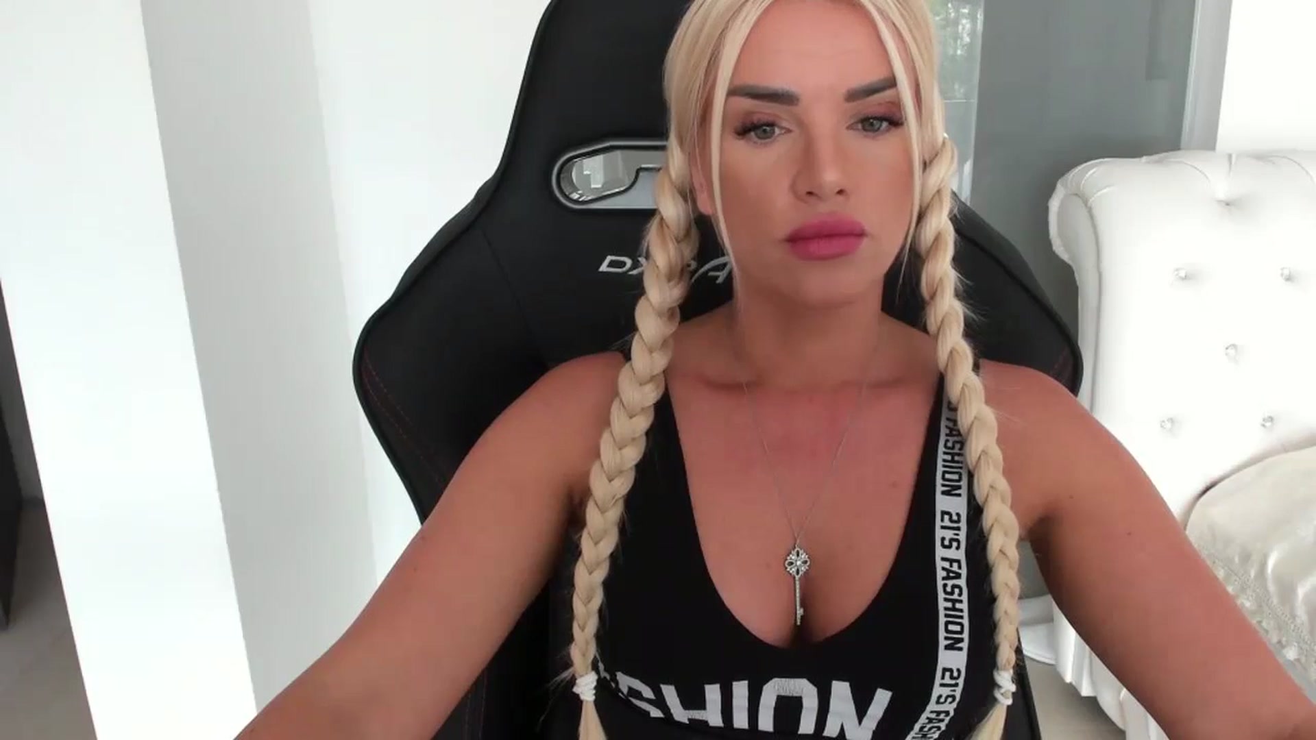 Gallery image thumbnail from Allesia_'s myfreecams stream on, 07/25/2024, 09:21 image 5 of 20