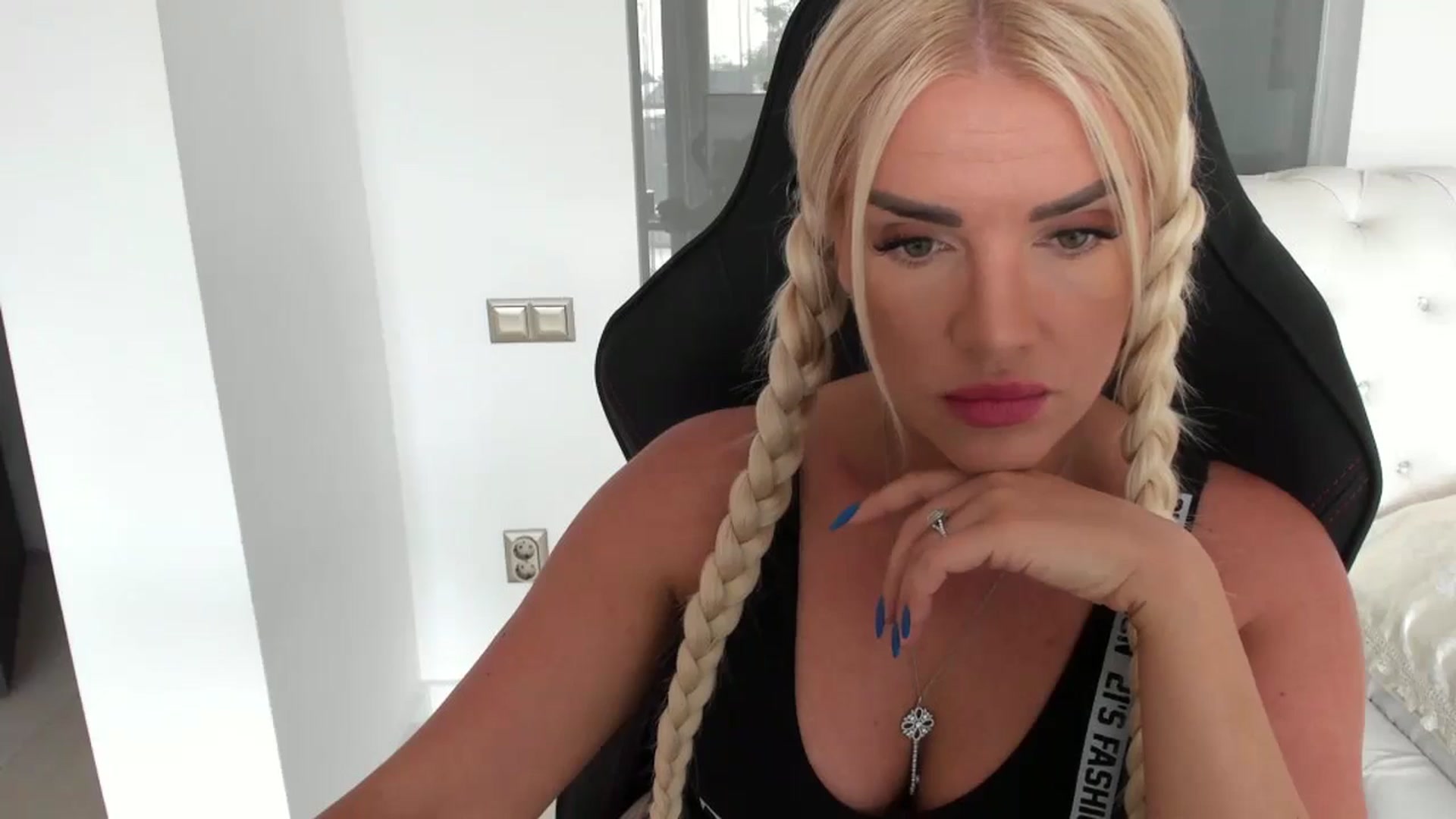 Gallery image thumbnail from Allesia_'s myfreecams stream on, 07/25/2024, 09:21 image 14 of 20