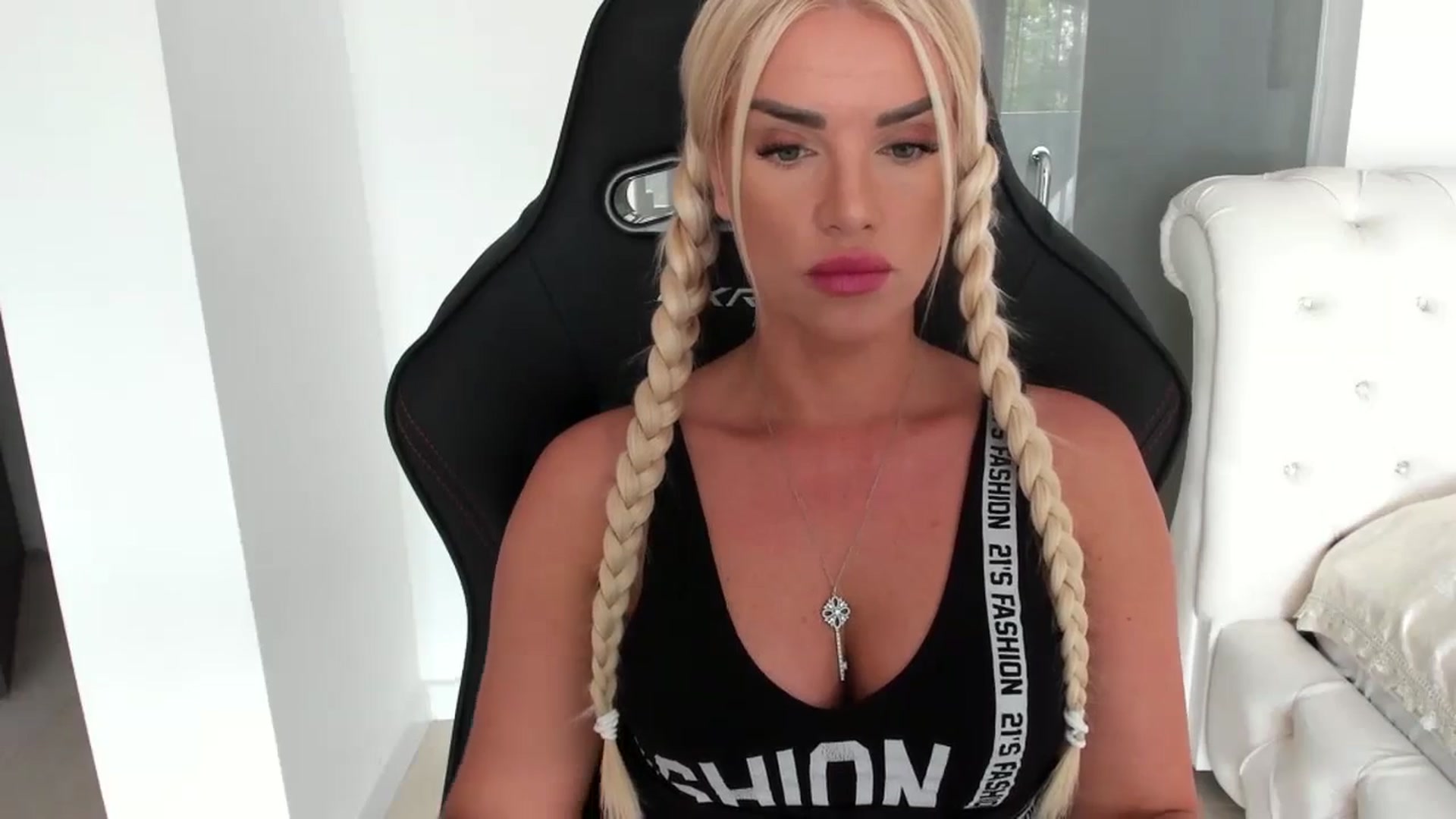 Gallery image thumbnail from Allesia_'s myfreecams stream on, 07/25/2024, 09:21 image 4 of 20