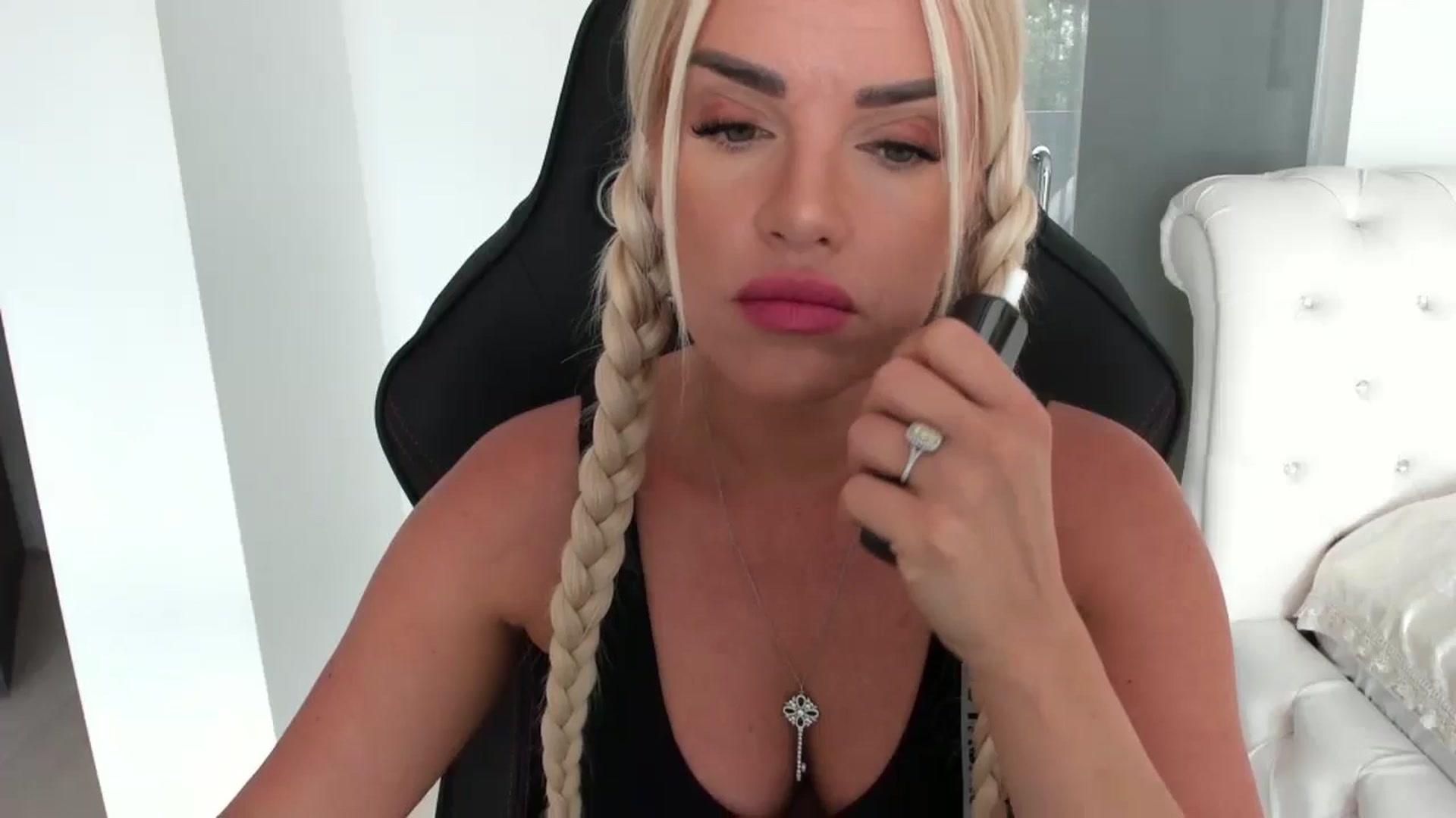 Gallery image thumbnail from Allesia_'s myfreecams stream on, 07/25/2024, 09:21 image 11 of 20