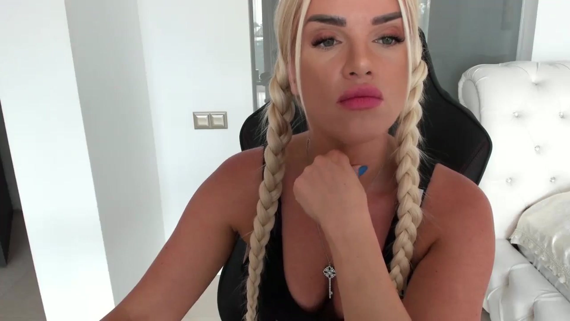 Gallery image thumbnail from Allesia_'s myfreecams stream on, 07/25/2024, 10:32 image 7 of 20