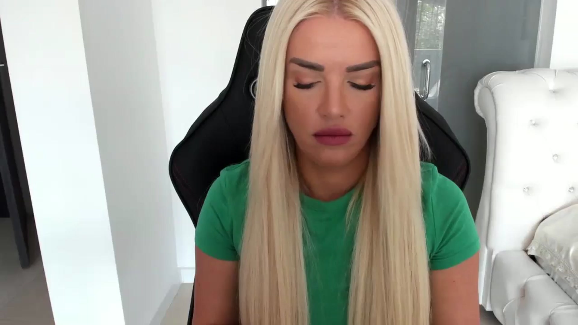 Gallery image thumbnail from Allesia_'s myfreecams stream on, 07/30/2024, 09:05 image 3 of 20