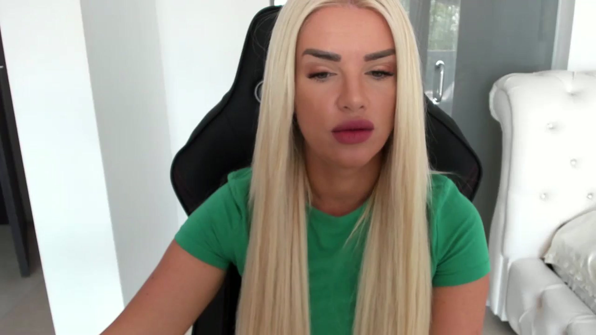 Gallery image thumbnail from Allesia_'s myfreecams stream on, 07/30/2024, 09:05 image 15 of 20