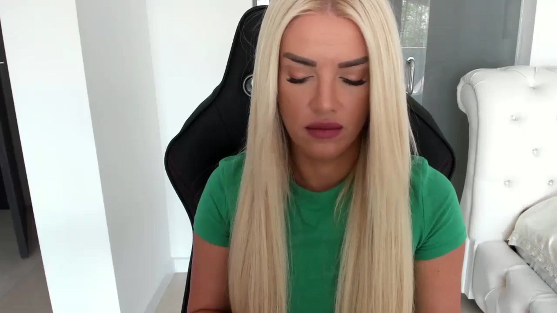Gallery image thumbnail from Allesia_'s myfreecams stream on, 07/30/2024, 09:05 image 6 of 20