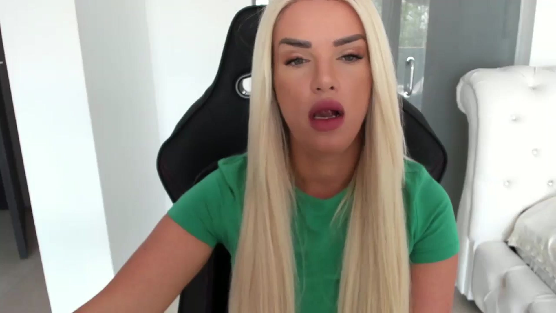 Gallery image thumbnail from Allesia_'s myfreecams stream on, 07/30/2024, 09:05 image 10 of 20