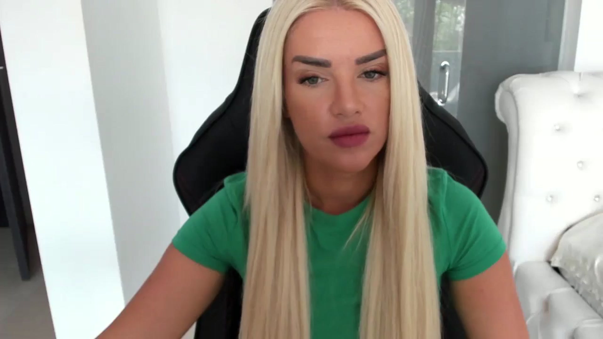 Gallery image thumbnail from Allesia_'s myfreecams stream on, 07/30/2024, 09:05 image 16 of 20