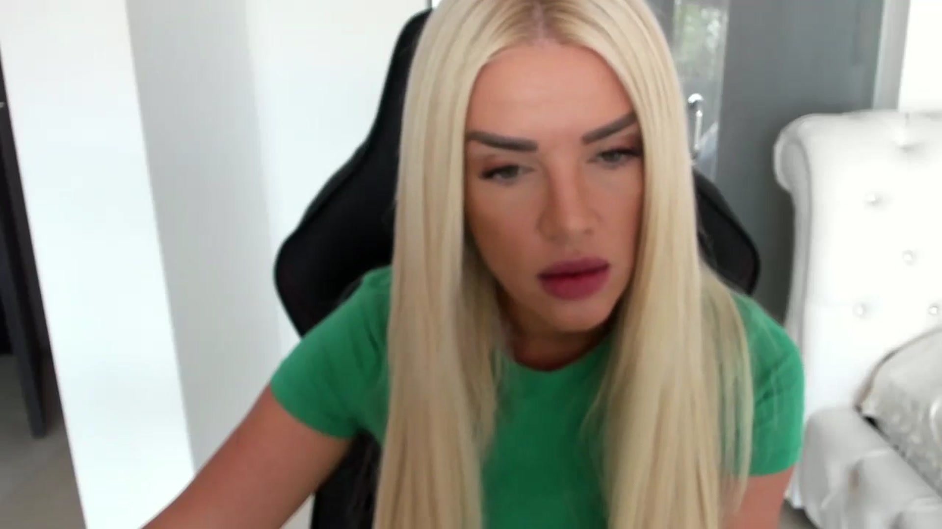 Gallery image thumbnail from Allesia_'s myfreecams stream on, 07/30/2024, 11:11 image 11 of 20
