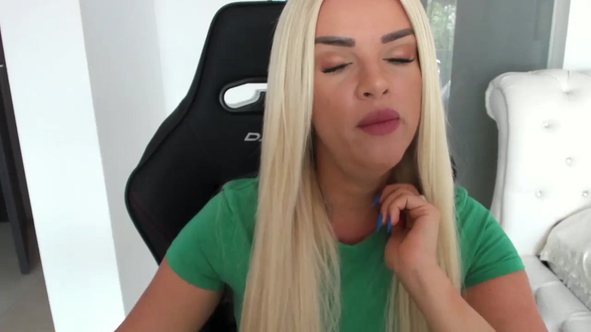 Gallery image thumbnail from Allesia_'s myfreecams stream on, 07/30/2024, 11:11 image 10 of 20