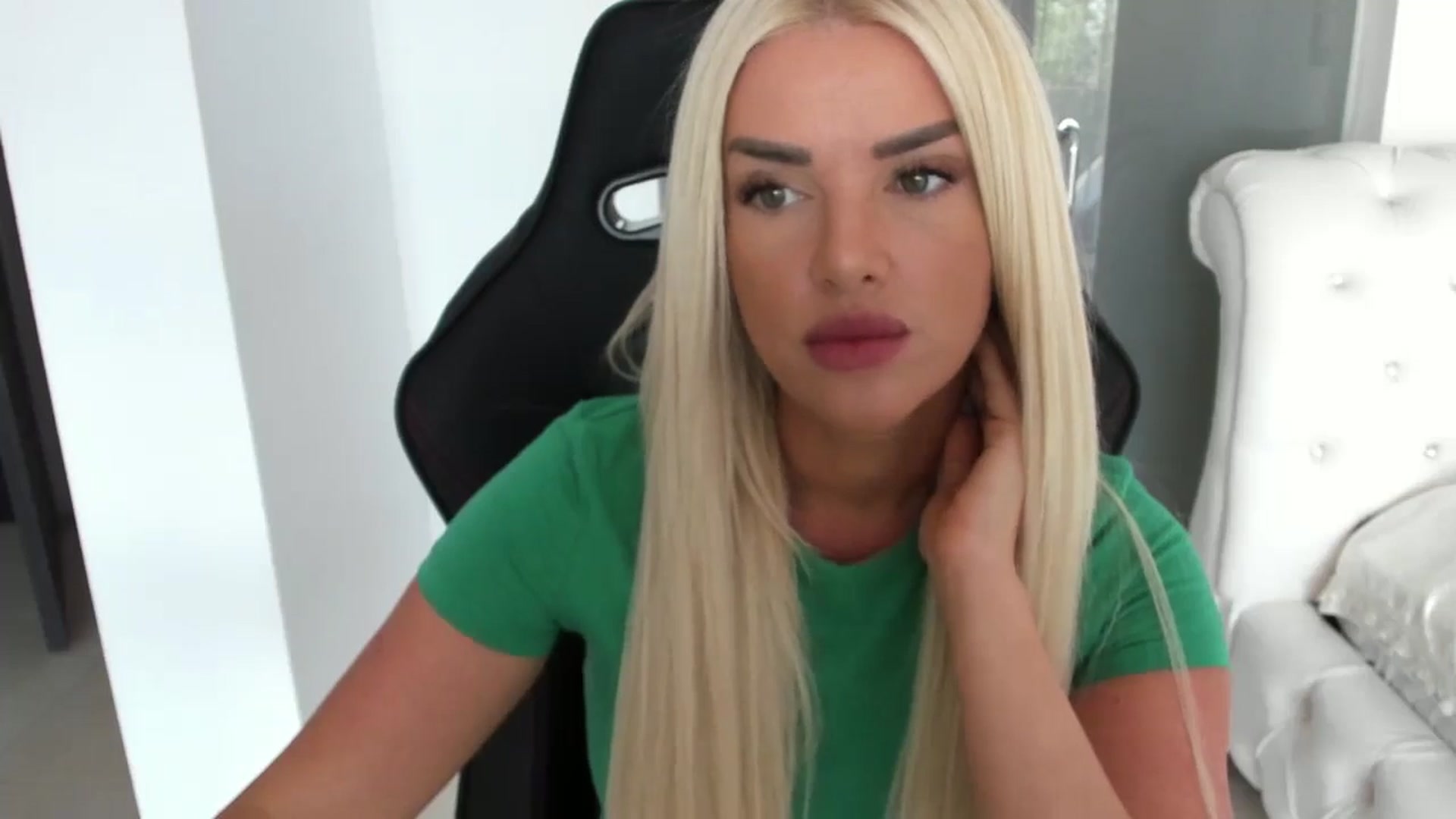 Gallery image thumbnail from Allesia_'s myfreecams stream on, 07/30/2024, 11:11 image 15 of 20