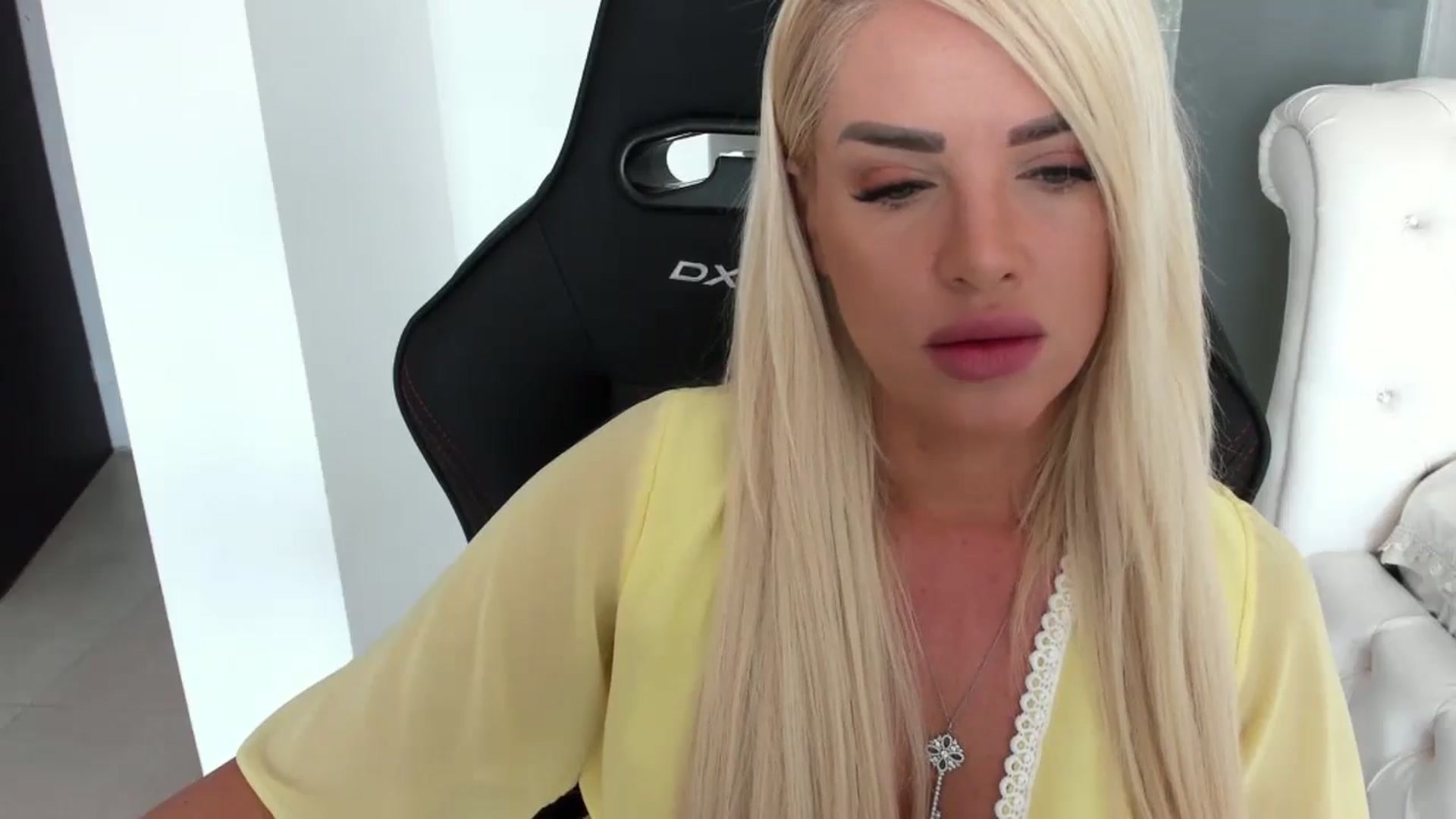 Gallery image thumbnail from Allesia_'s myfreecams stream on, 08/04/2024, 09:29 image 5 of 20