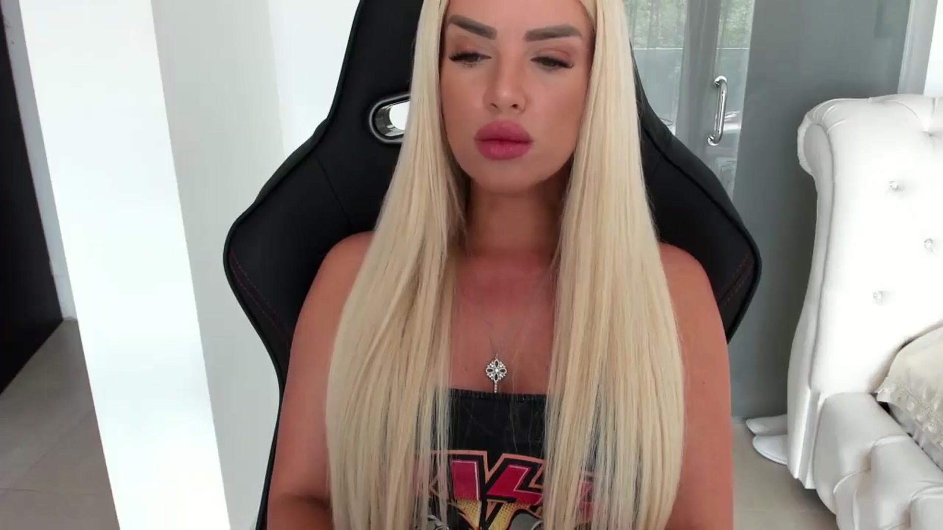 Gallery image thumbnail from Allesia_'s myfreecams stream on, 08/06/2024, 10:49 image 1 of 20