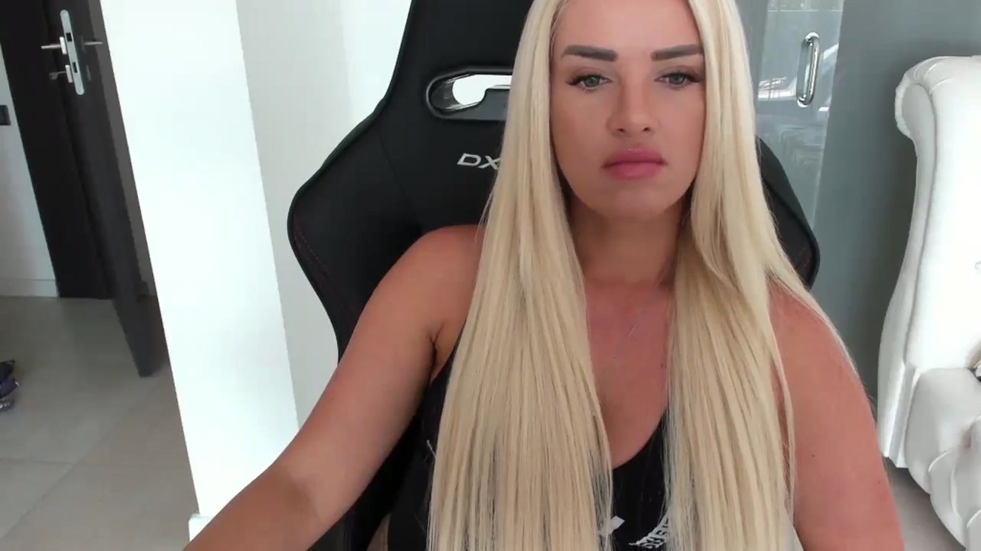Gallery image thumbnail from Allesia_'s myfreecams stream on, 08/10/2024, 10:54 image 4 of 20