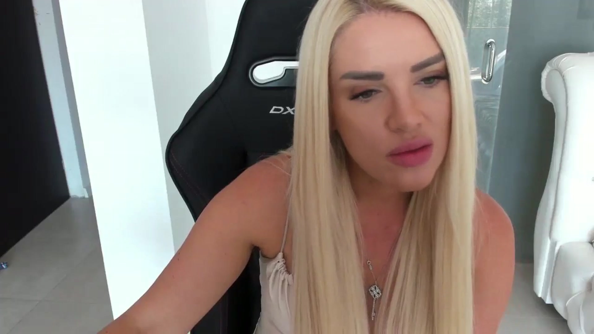 Gallery image thumbnail from Allesia_'s myfreecams stream on, 08/12/2024, 09:20 image 5 of 20