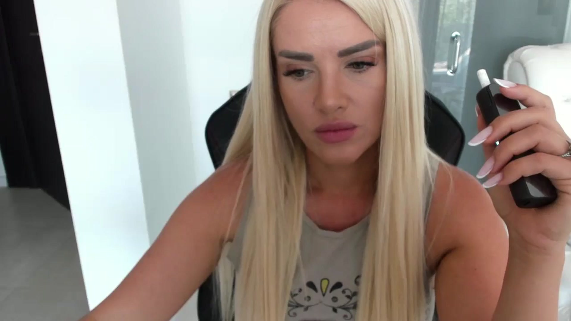 Gallery image thumbnail from Allesia_'s myfreecams stream on, 08/12/2024, 10:35 image 4 of 20