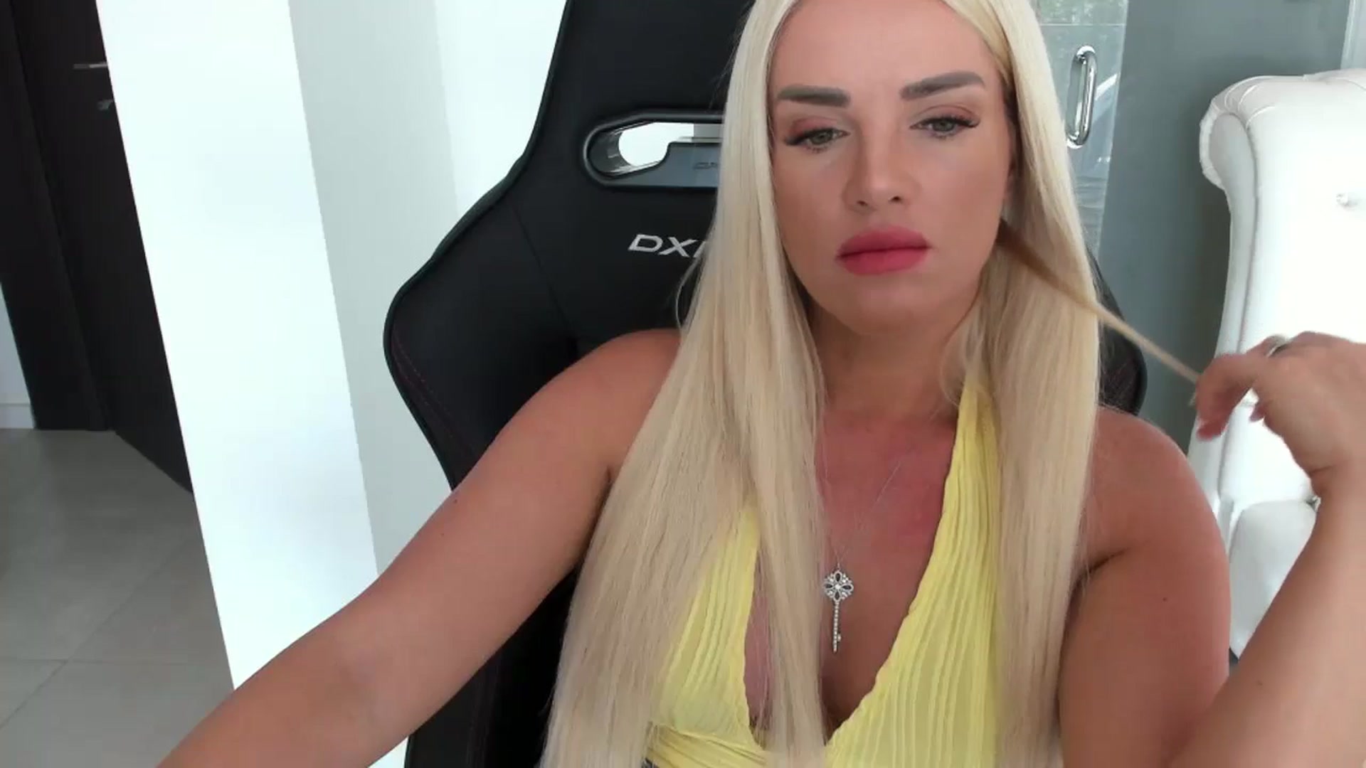 Gallery image thumbnail from Allesia_'s myfreecams stream on, 08/13/2024, 11:38 image 2 of 20