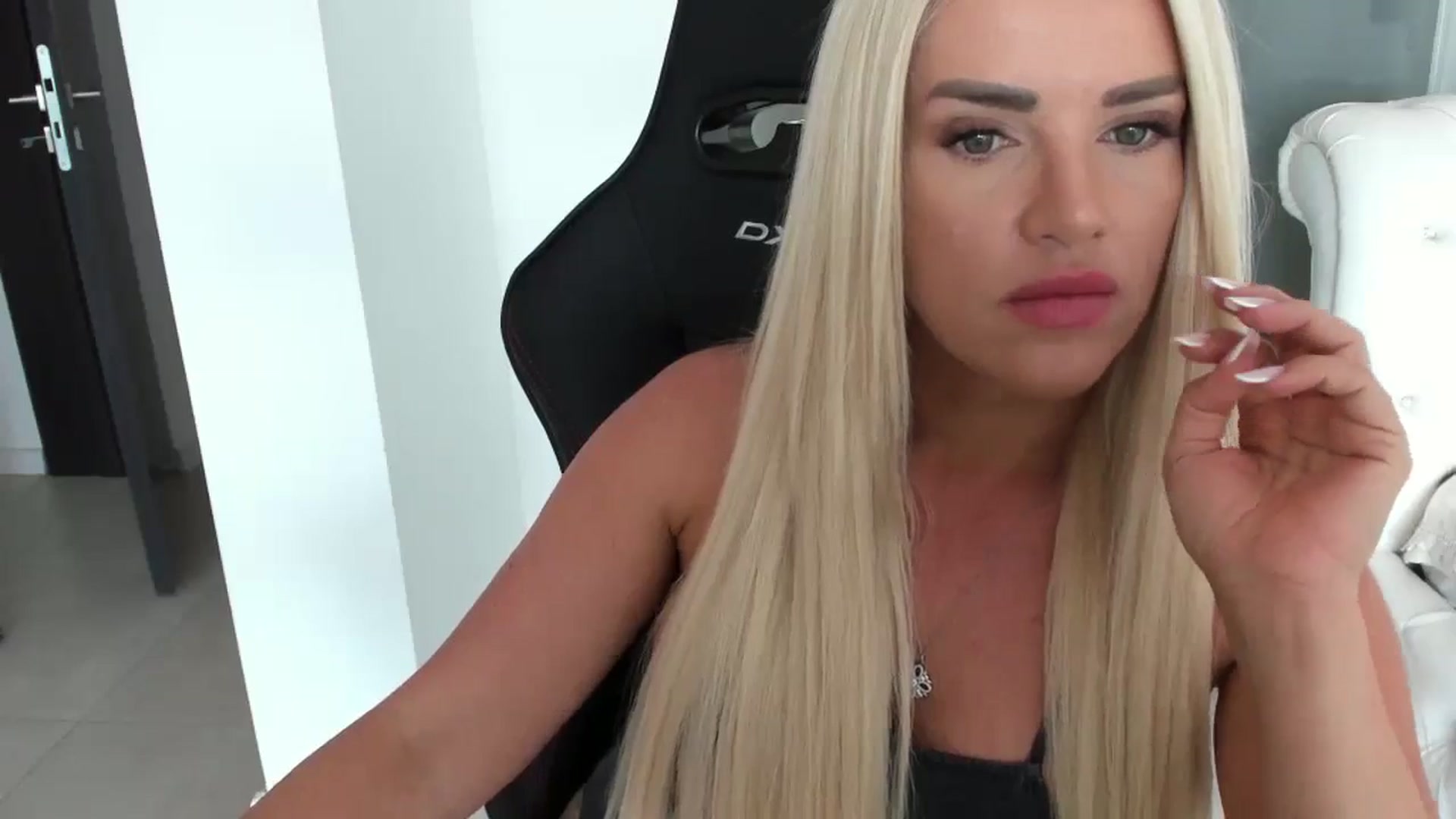 Gallery image thumbnail from Allesia_'s myfreecams stream on, 08/14/2024, 10:17 image 15 of 20
