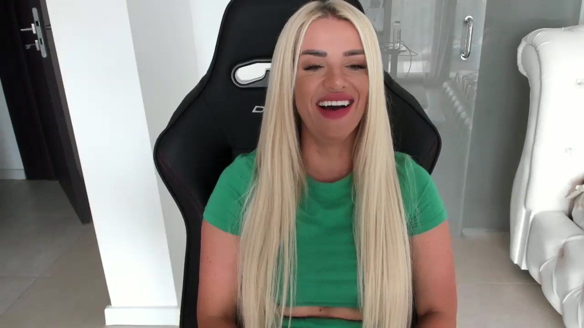 Gallery image thumbnail from Allesia_'s myfreecams stream on, 08/29/2024, 09:15 image 10 of 20