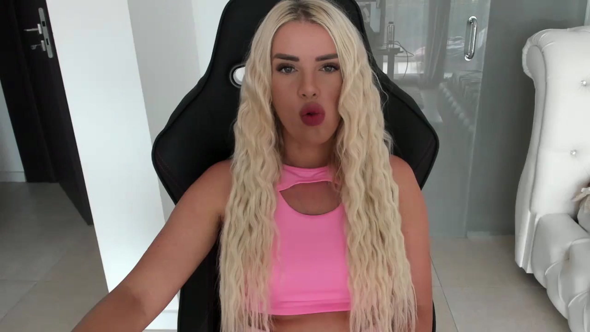 Gallery image thumbnail from Allesia_'s myfreecams stream on, 08/30/2024, 08:58 image 2 of 20