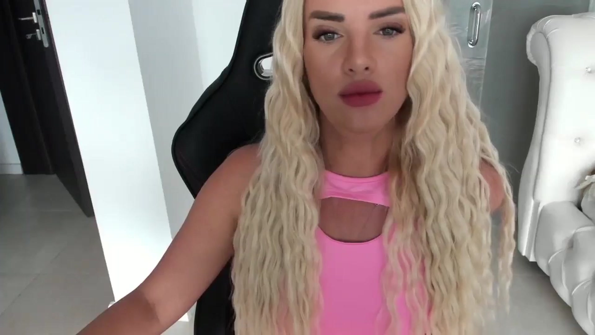 Gallery image thumbnail from Allesia_'s myfreecams stream on, 08/30/2024, 08:58 image 9 of 20