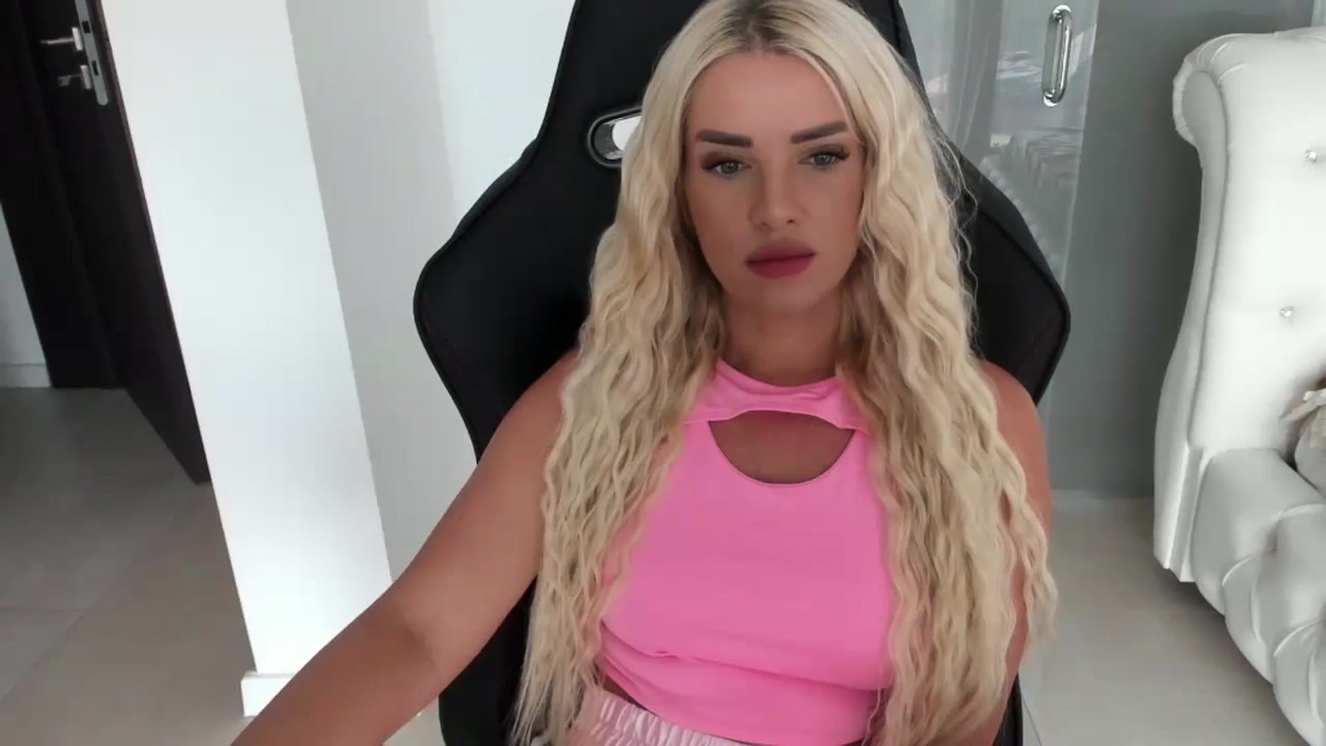 Gallery image thumbnail from Allesia_'s myfreecams stream on, 08/30/2024, 08:58 image 5 of 20