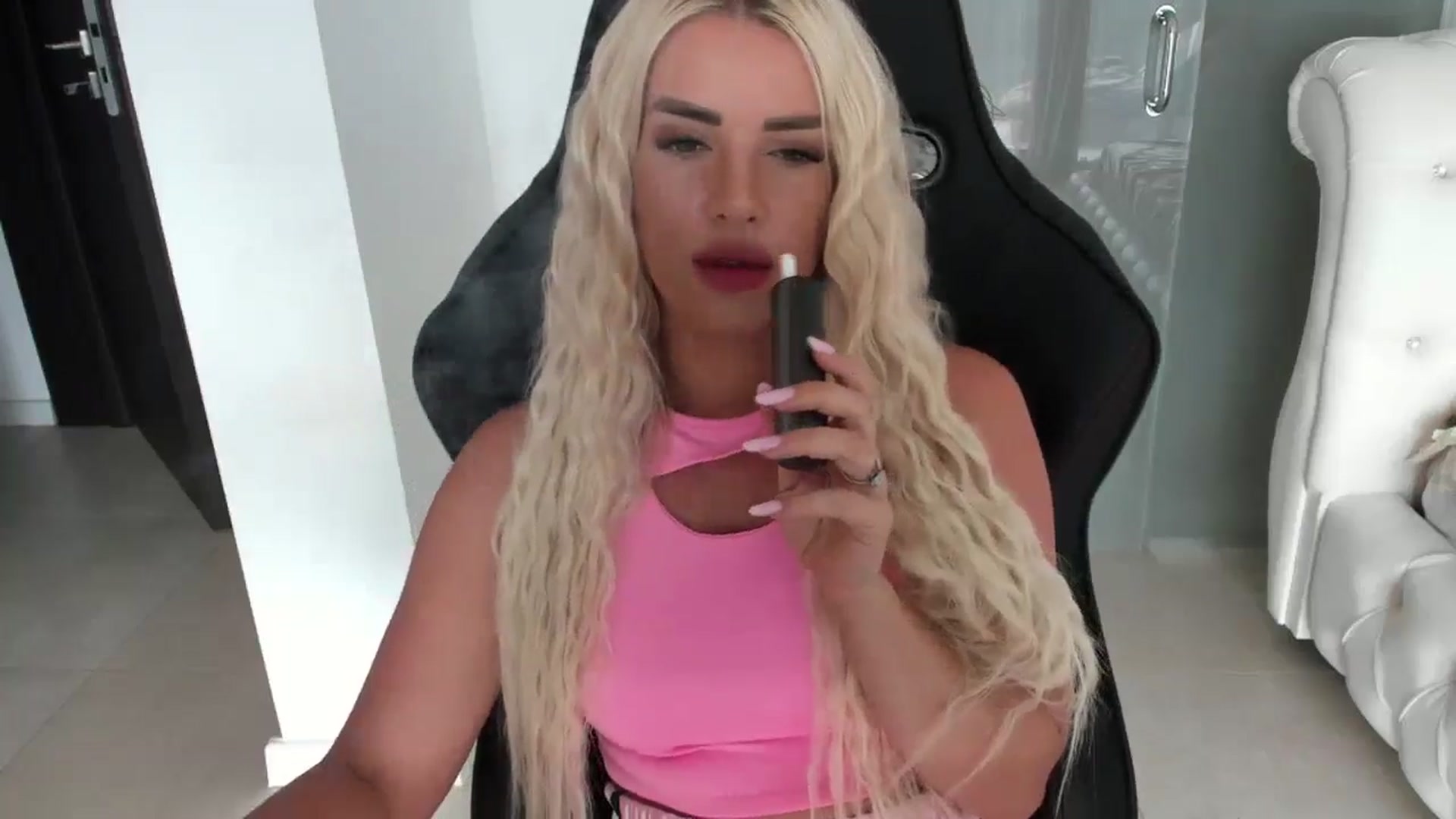 Gallery image thumbnail from Allesia_'s myfreecams stream on, 08/30/2024, 08:58 image 11 of 20