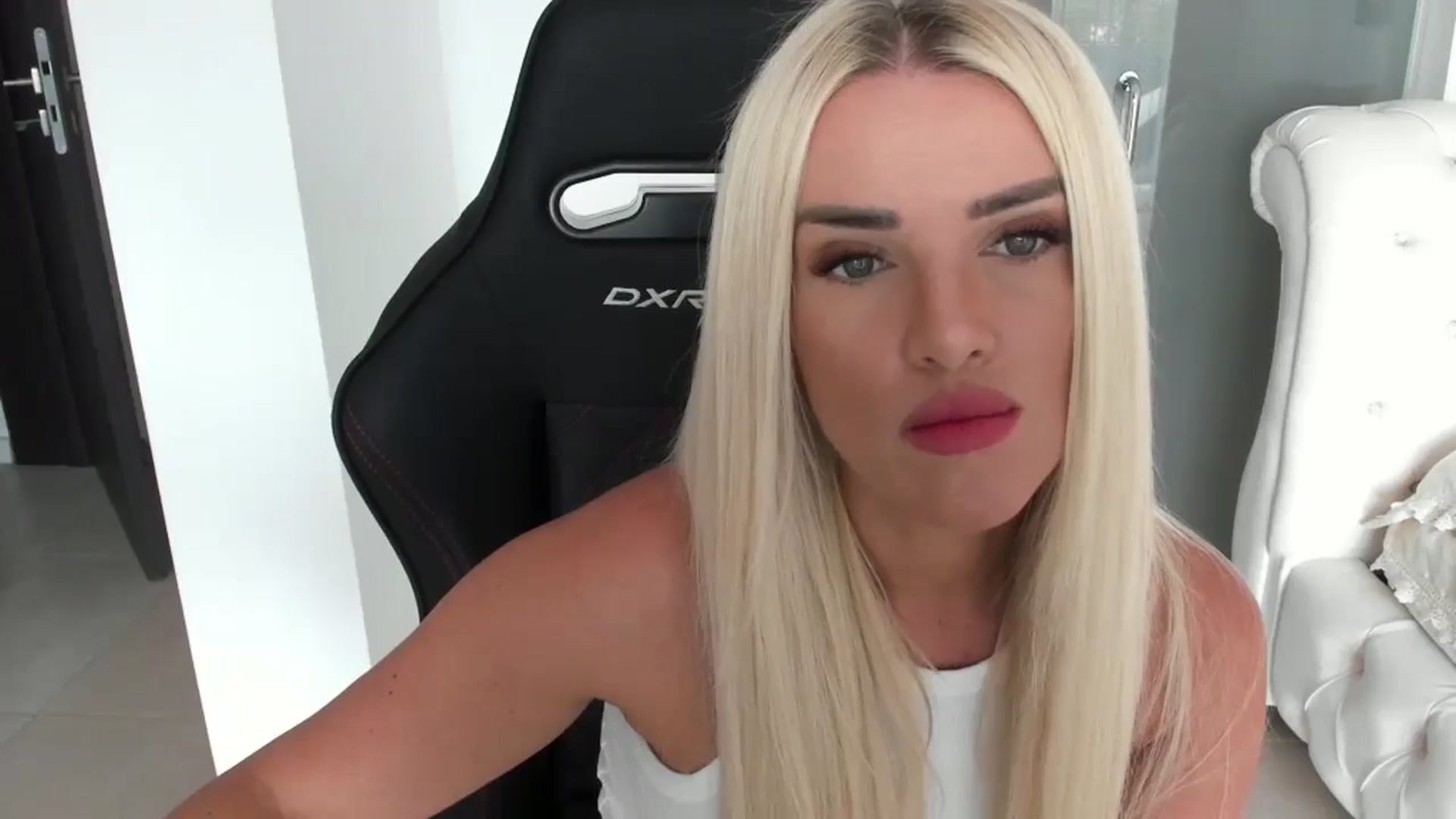 Gallery image thumbnail from Allesia_'s myfreecams stream on, 09/10/2024, 11:00 image 1 of 20
