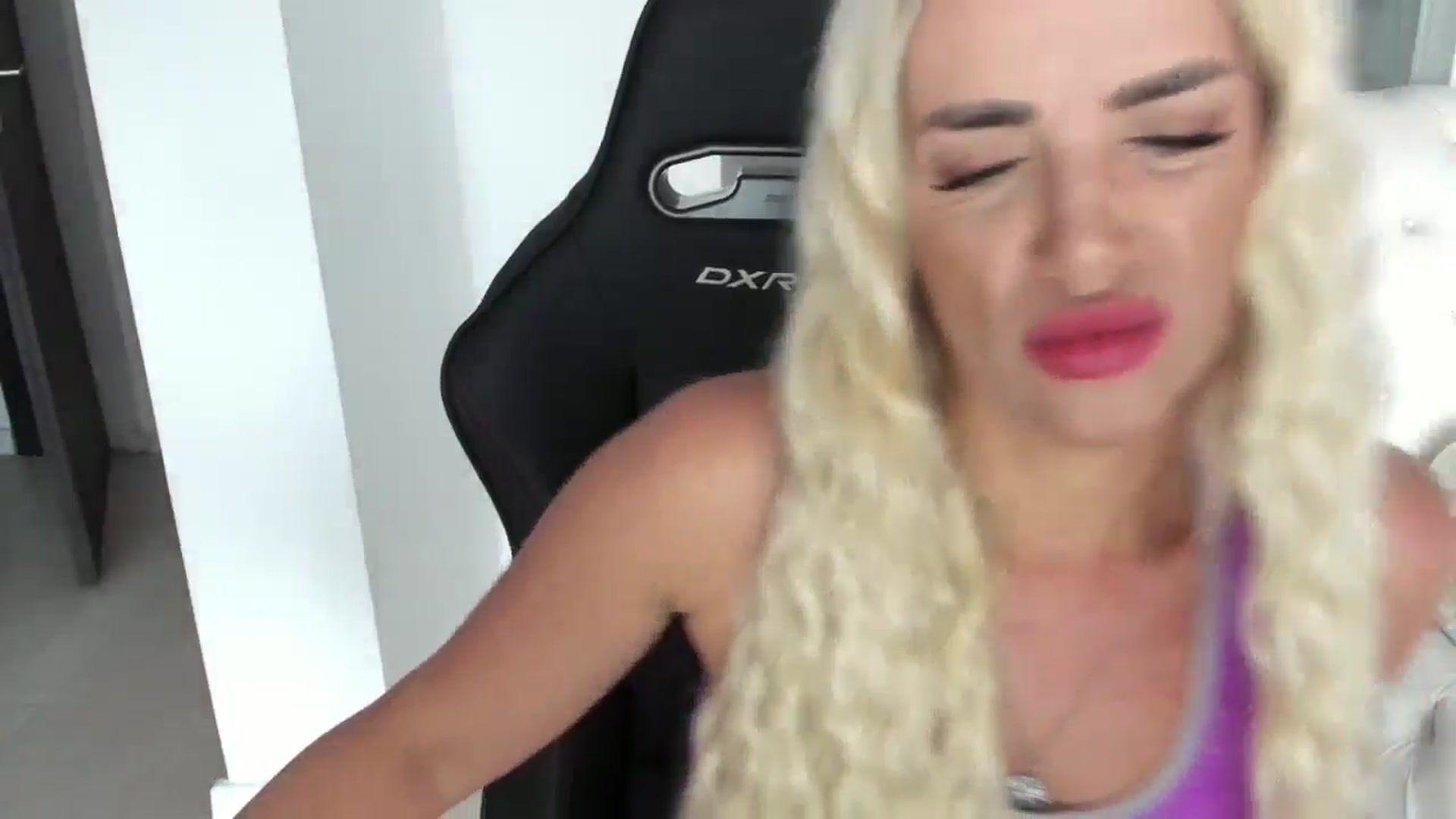 Gallery image thumbnail from Allesia_'s myfreecams stream on, 09/11/2024, 09:51 image 16 of 20