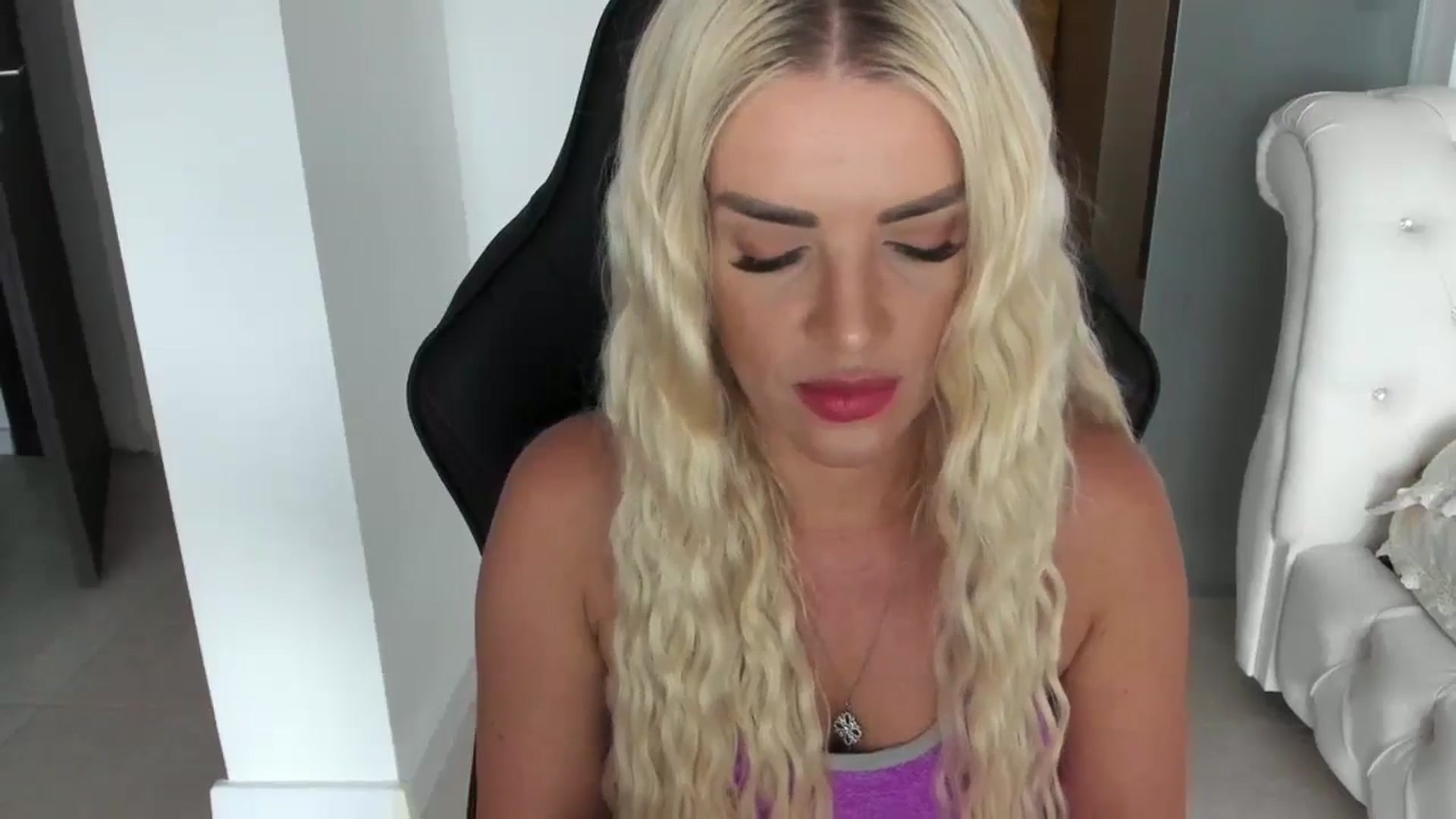 Gallery image thumbnail from Allesia_'s myfreecams stream on, 09/11/2024, 09:51 image 17 of 20