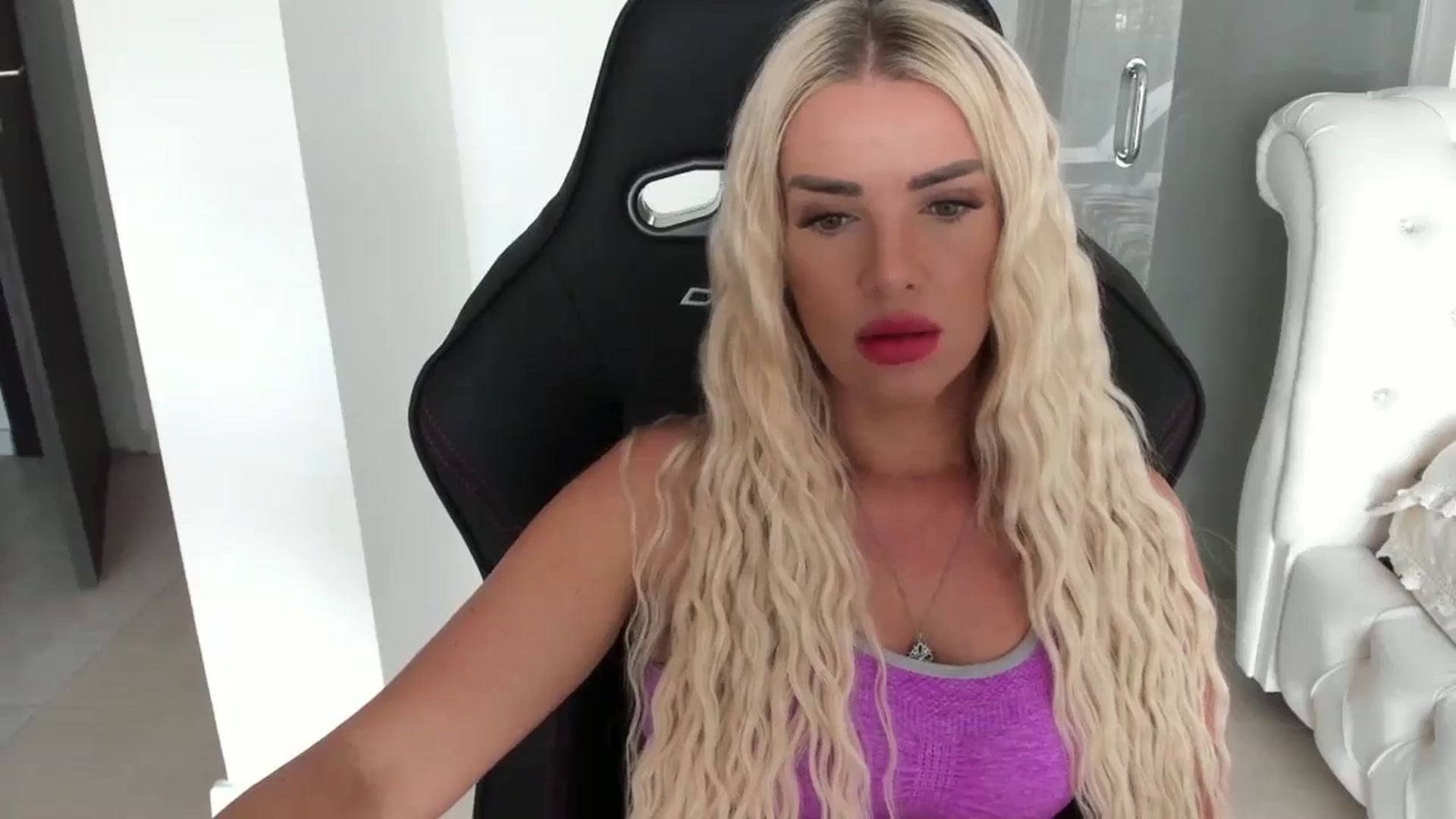 Gallery image thumbnail from Allesia_'s myfreecams stream on, 09/11/2024, 09:51 image 7 of 20