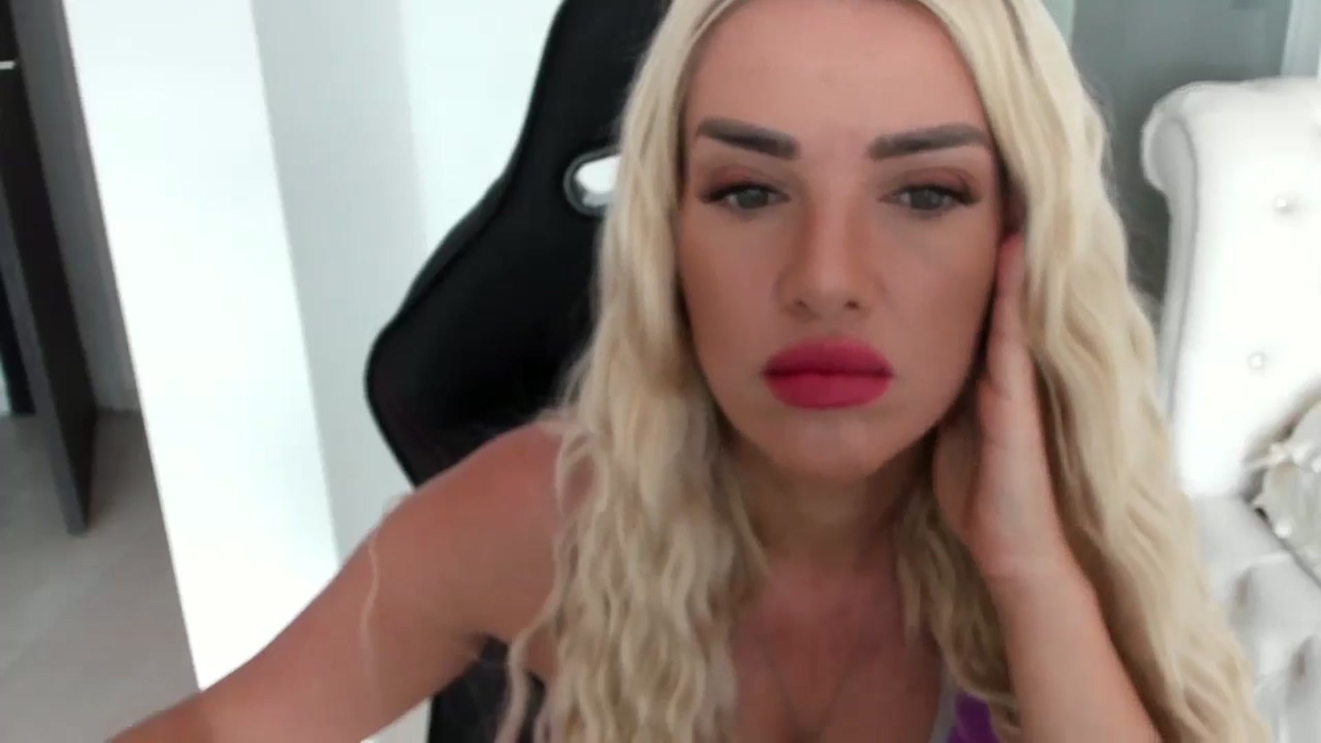 Gallery image thumbnail from Allesia_'s myfreecams stream on, 09/11/2024, 09:51 image 10 of 20