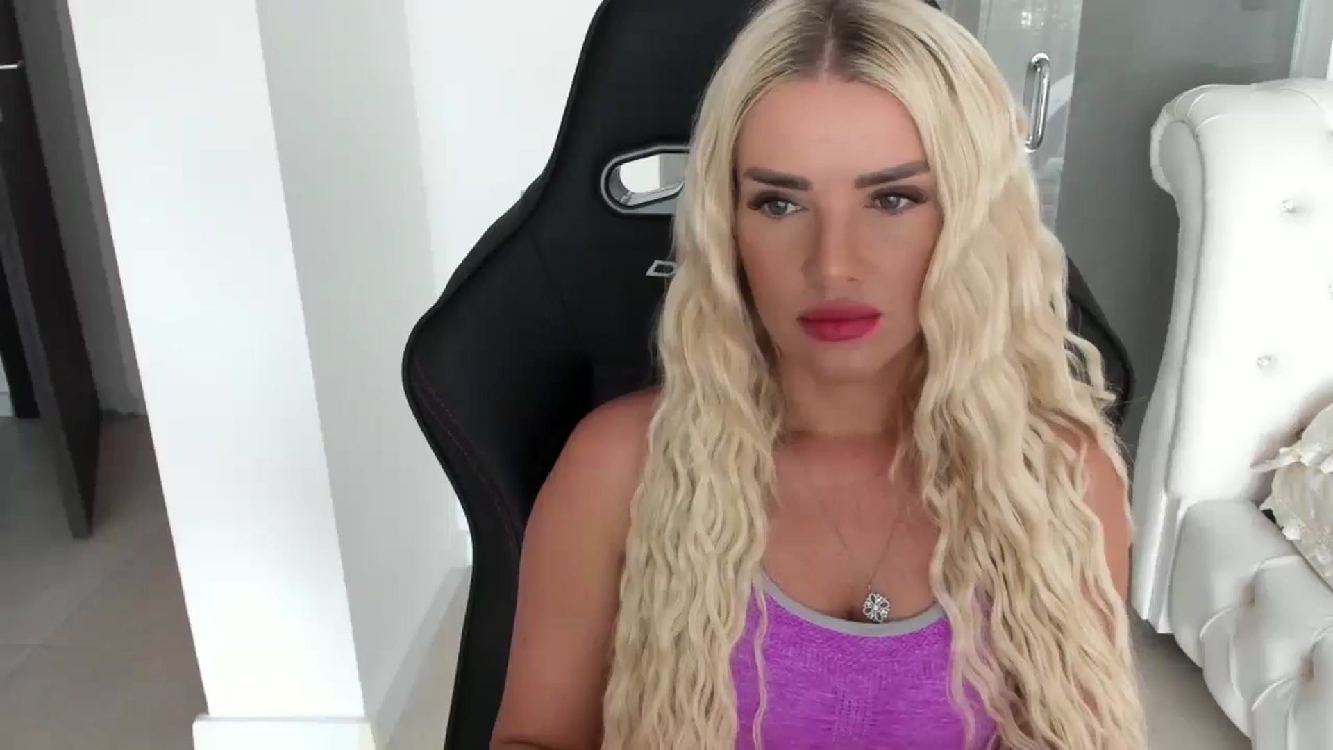 Gallery image thumbnail from Allesia_'s myfreecams stream on, 09/11/2024, 09:51 image 4 of 20