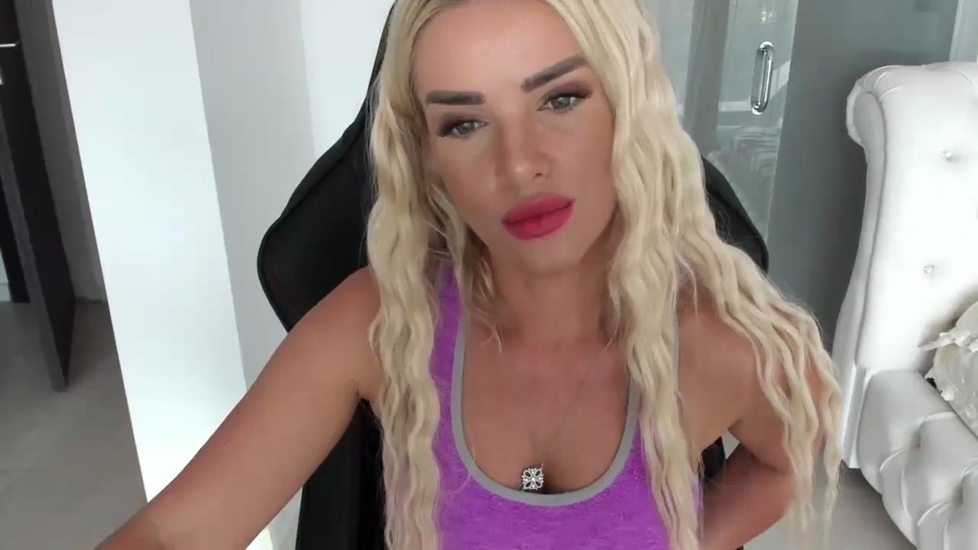 Gallery image thumbnail from Allesia_'s myfreecams stream on, 09/11/2024, 10:46 image 8 of 20