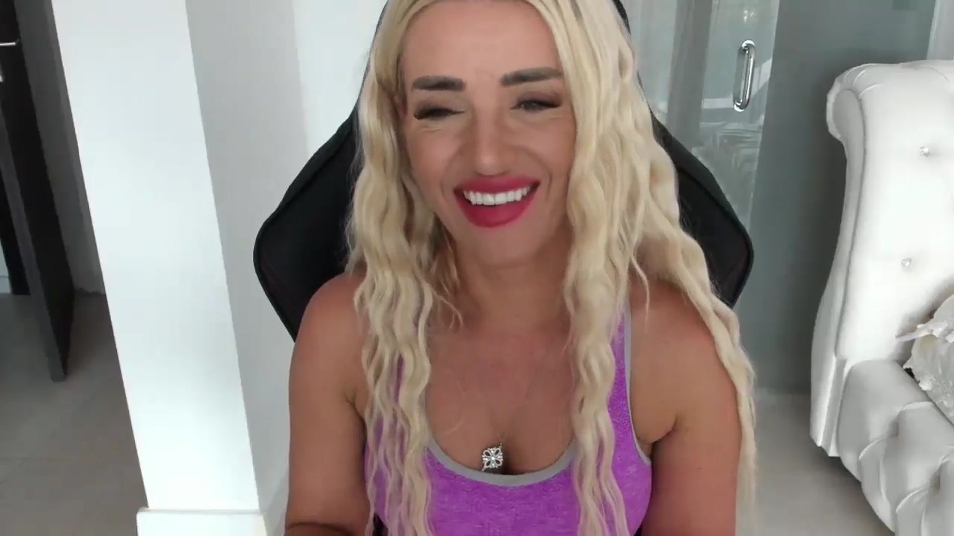 Gallery image thumbnail from Allesia_'s myfreecams stream on, 09/11/2024, 10:46 image 7 of 20