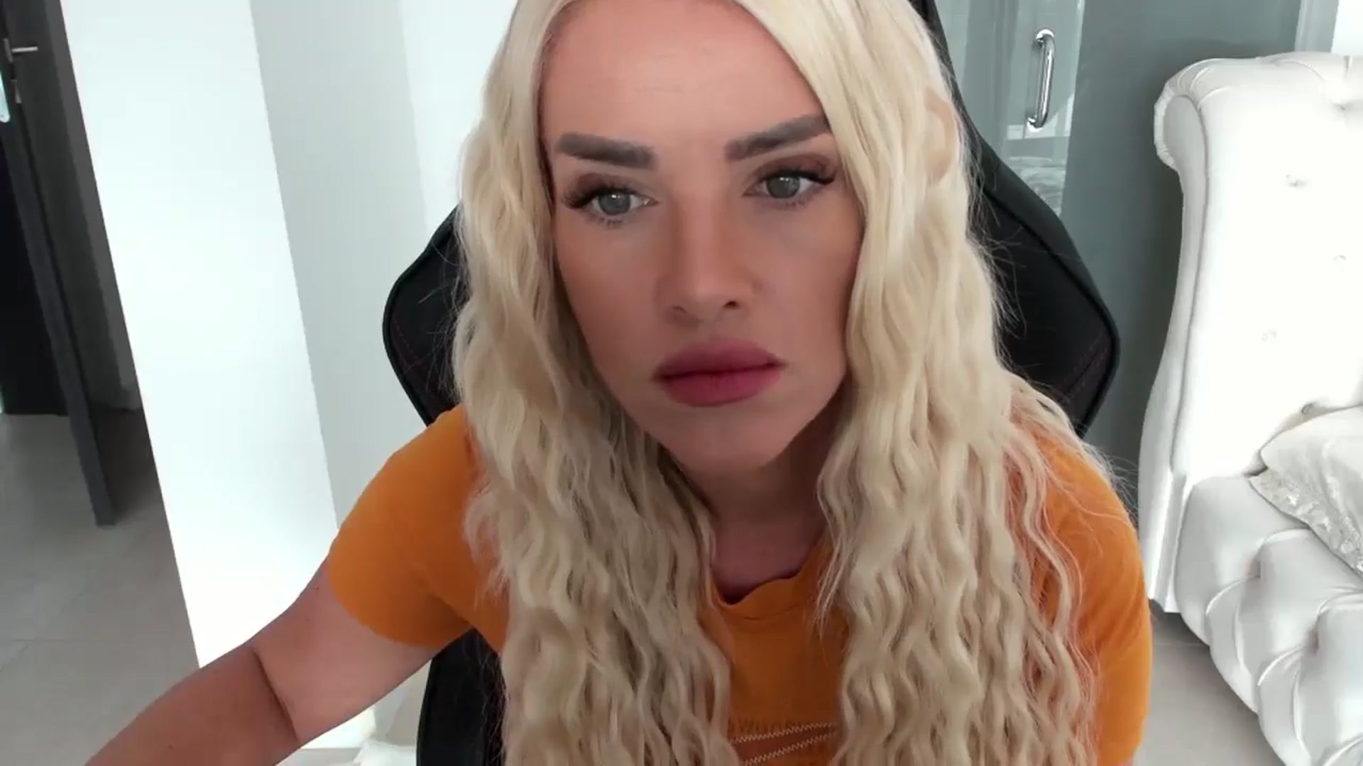 Gallery image thumbnail from Allesia_'s myfreecams stream on, 09/20/2024, 10:36 image 7 of 20