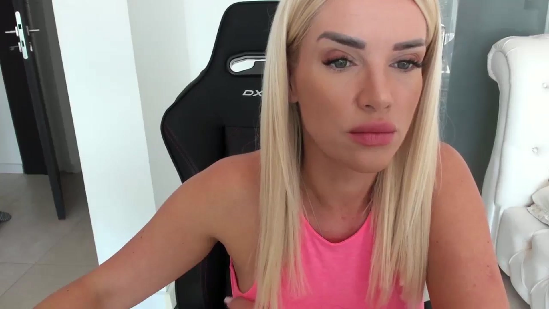 Gallery image thumbnail from Allesia_'s myfreecams stream on, 10/10/2024, 10:37 image 2 of 20